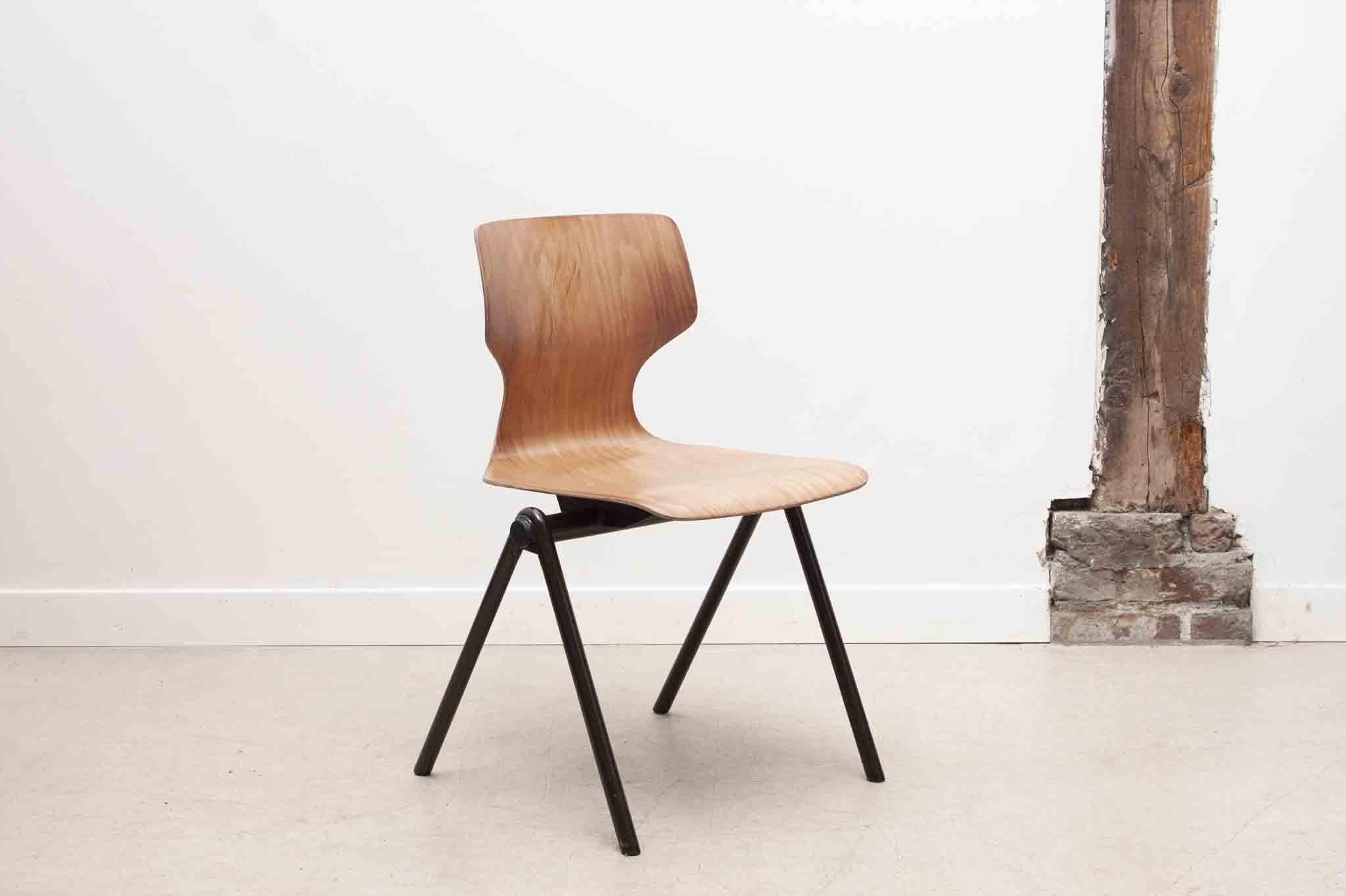 Chaise Galvanitas S30 cintrée hêtre / marron