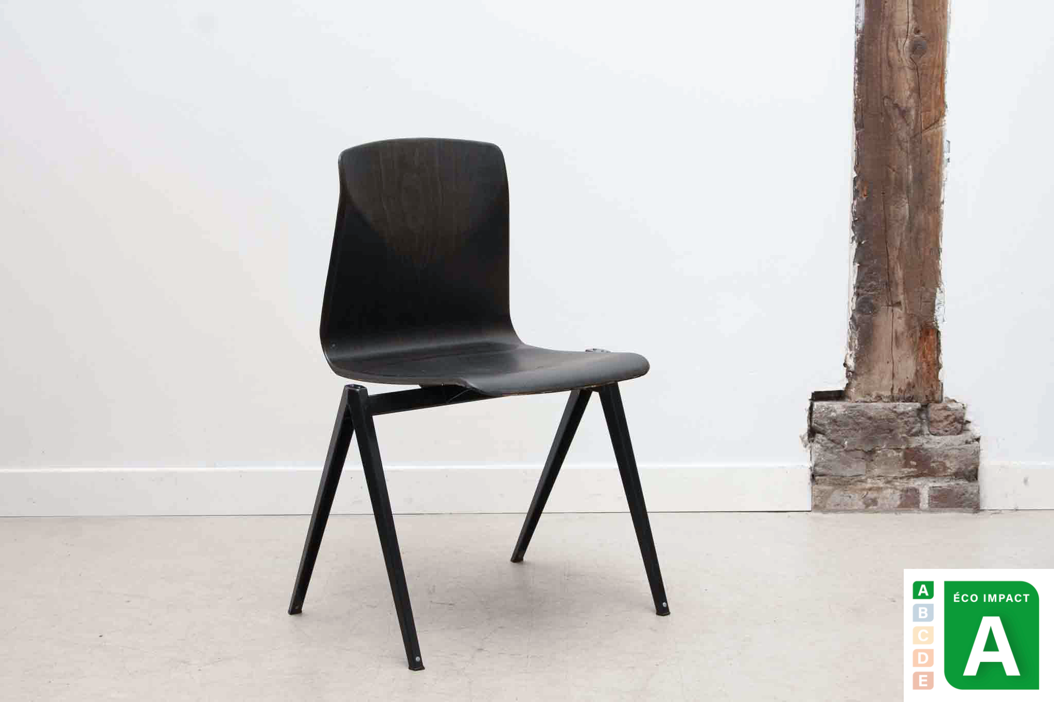 Chaise Galvanitas S22 ébène et noir Cartel de Belleville