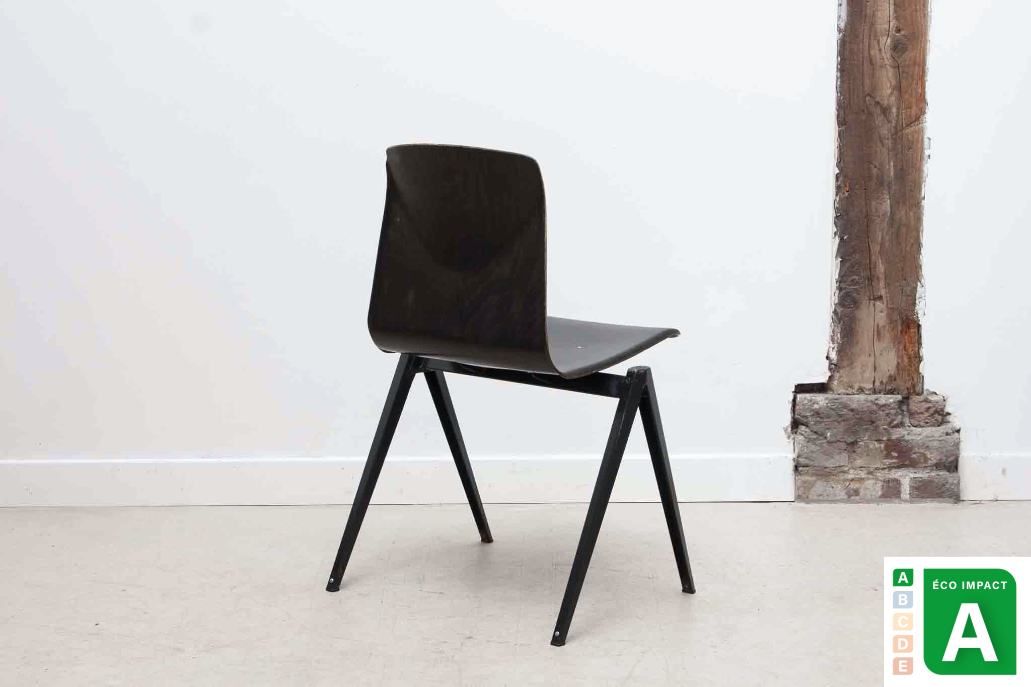 Chaise Galvanitas S22 ébène et noir Cartel de Belleville