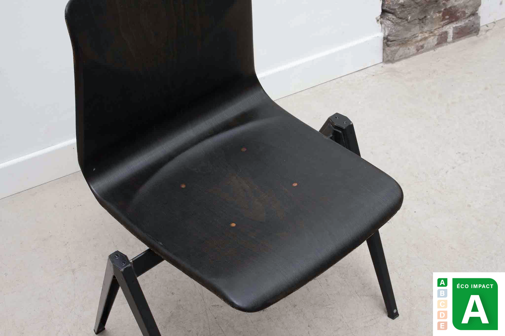 Chaise Galvanitas S22 ébène et noir Cartel de Belleville