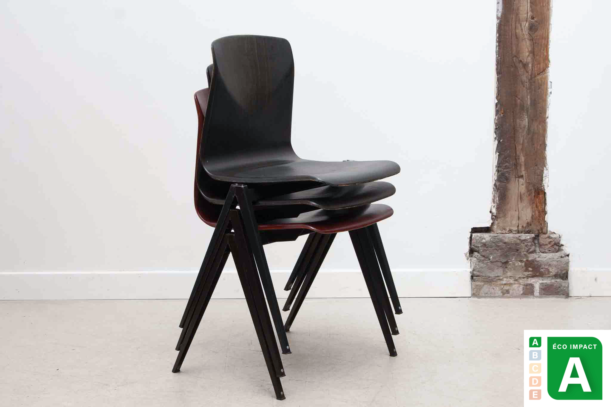 Chaise Galvanitas S22 ébène et noir Cartel de Belleville