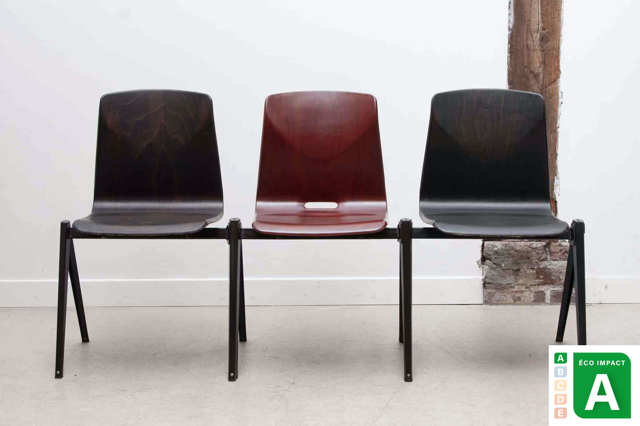 Chaise Galvanitas S22 ébène et noir Cartel de Belleville