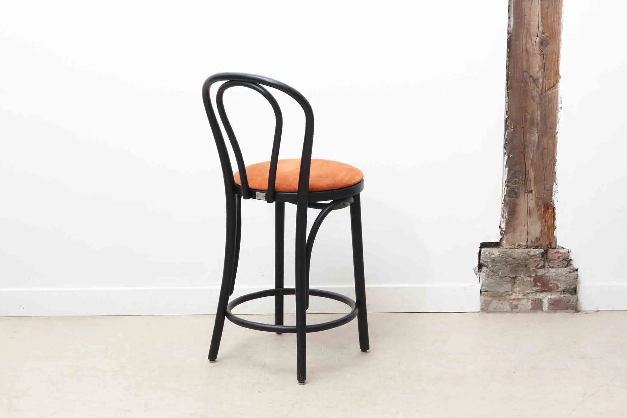 Chaise haute bistrot Satelliet 16/C orange / noire Cartel de Belleville