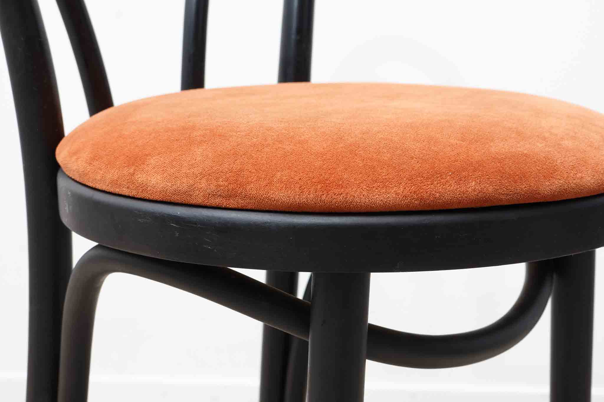 Chaise haute bistrot Satelliet 16/C orange / noire