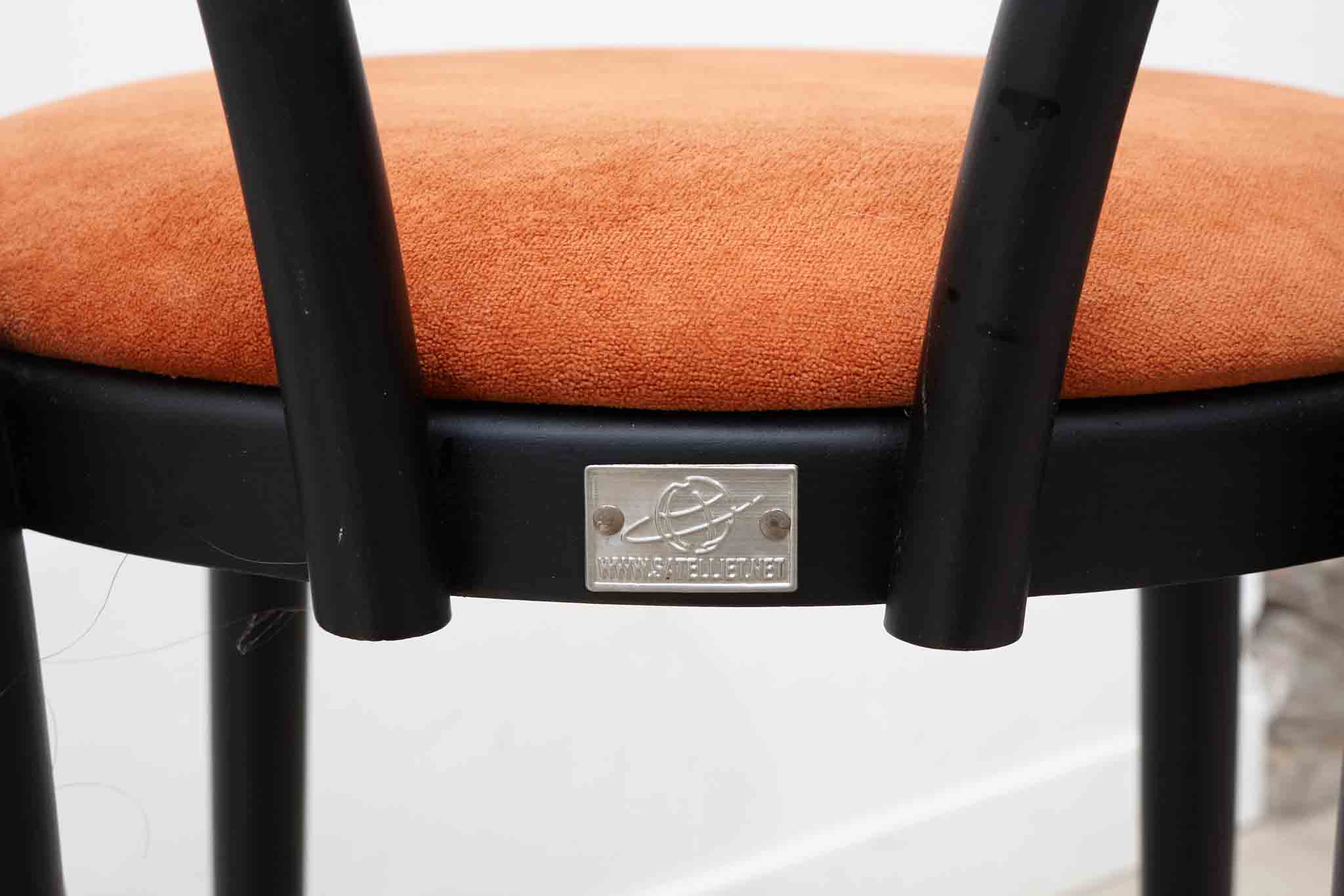 Chaise haute bistrot Satelliet 16/C orange / noire Cartel de Belleville