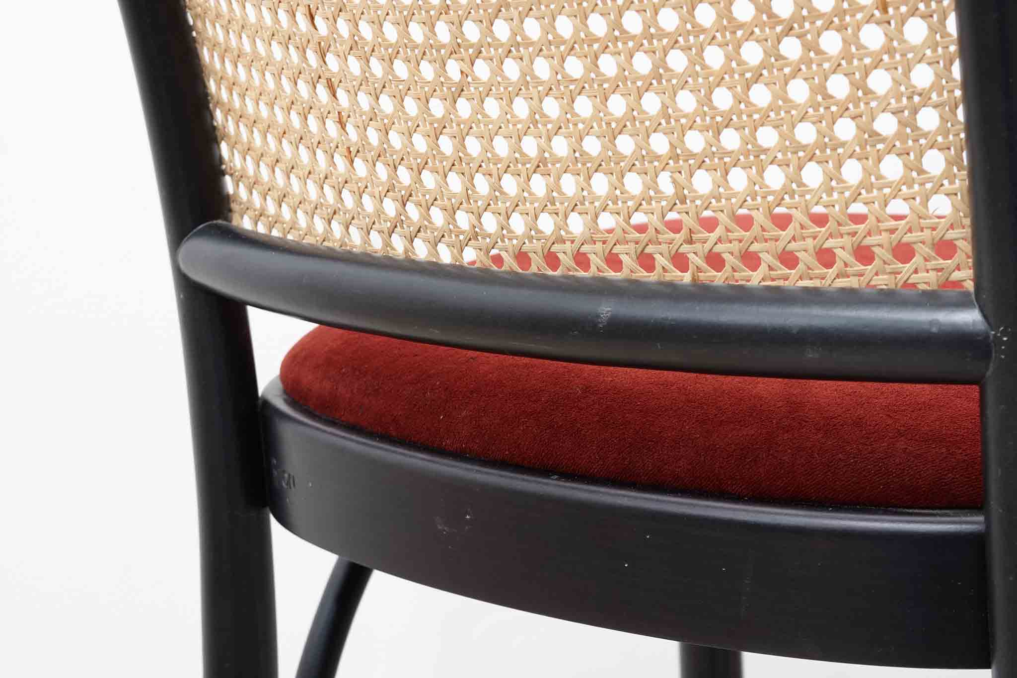 Chaise haute Ton n°811 rouge ou orange Cartel de Belleville
