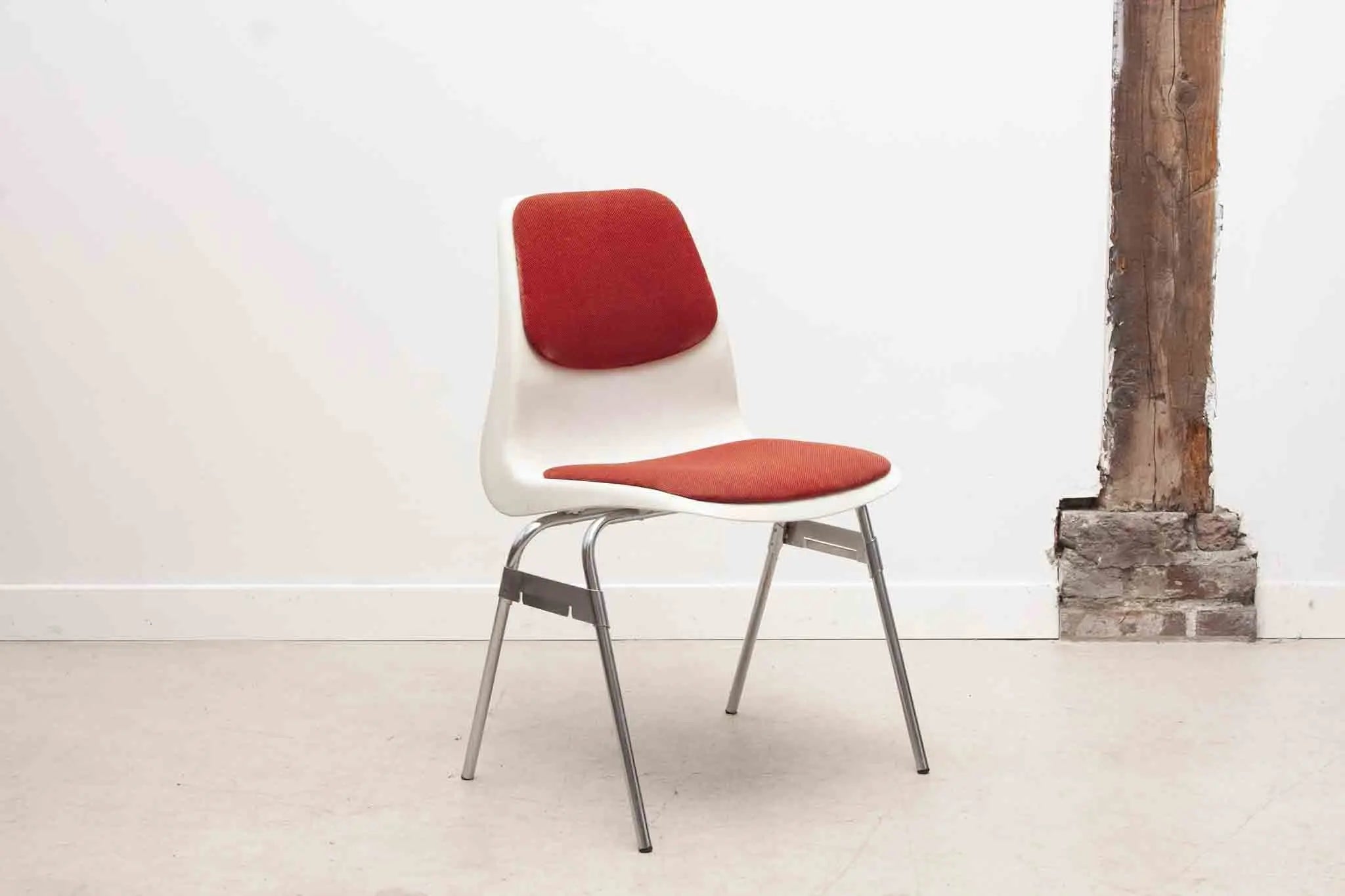 Chaise plastique Lübke 1970 Cartel de Belleville