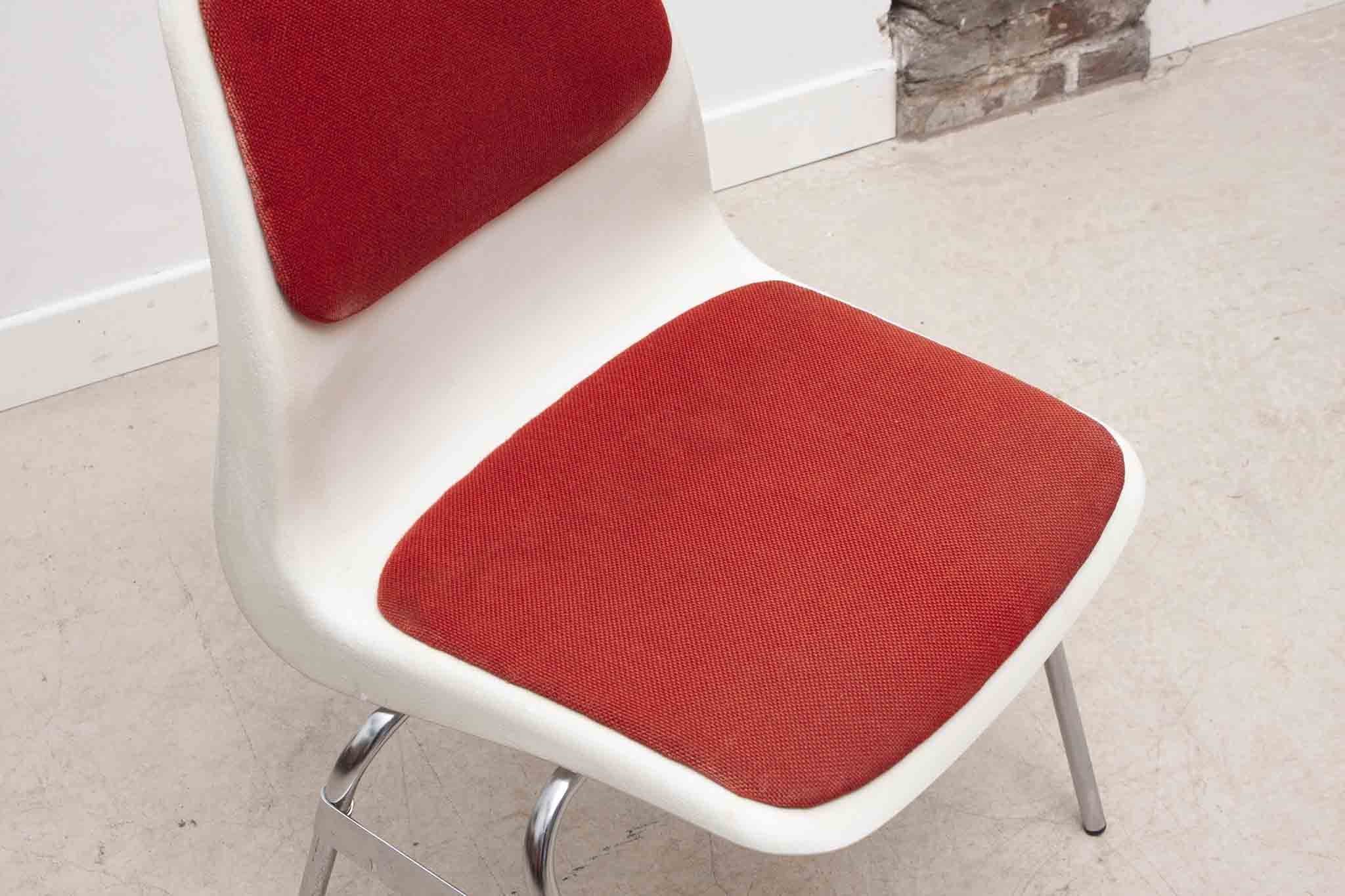 Chaise plastique Lübke 1970 Cartel de Belleville
