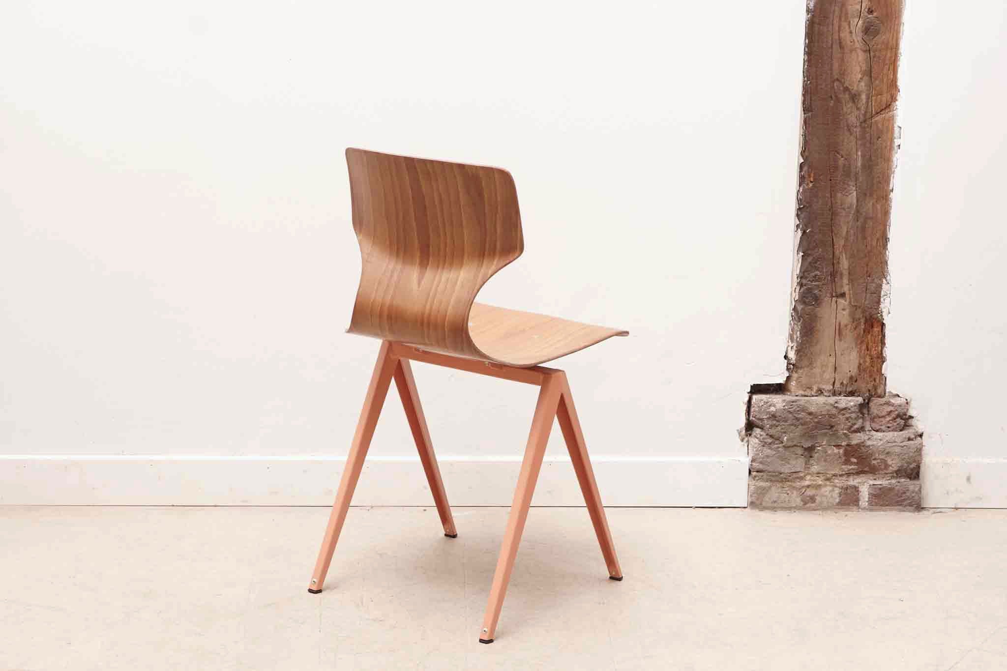 Chaise Galvanitas s19 réédition cintrée *Personnalisable*