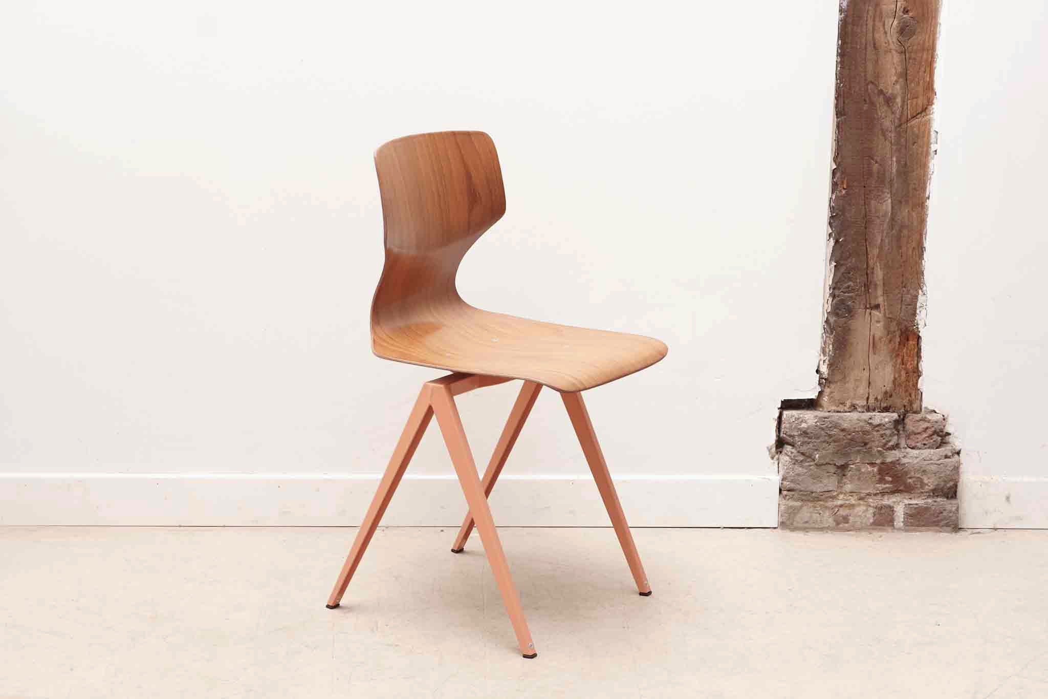 Chaise Galvanitas s19 réédition cintrée *Personnalisable*