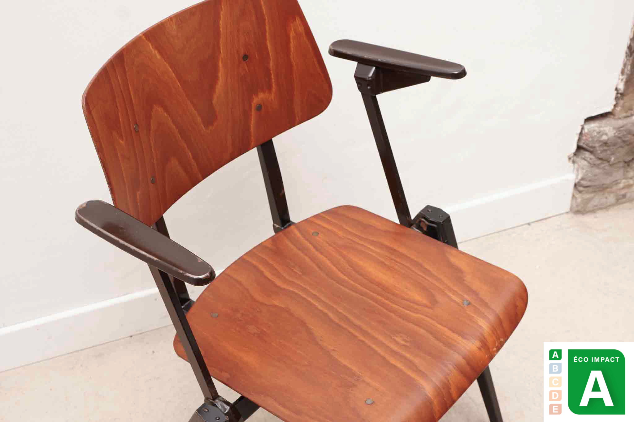 Chaise Galvanitas S21 accoudoirs chêne et noir Cartel de Belleville