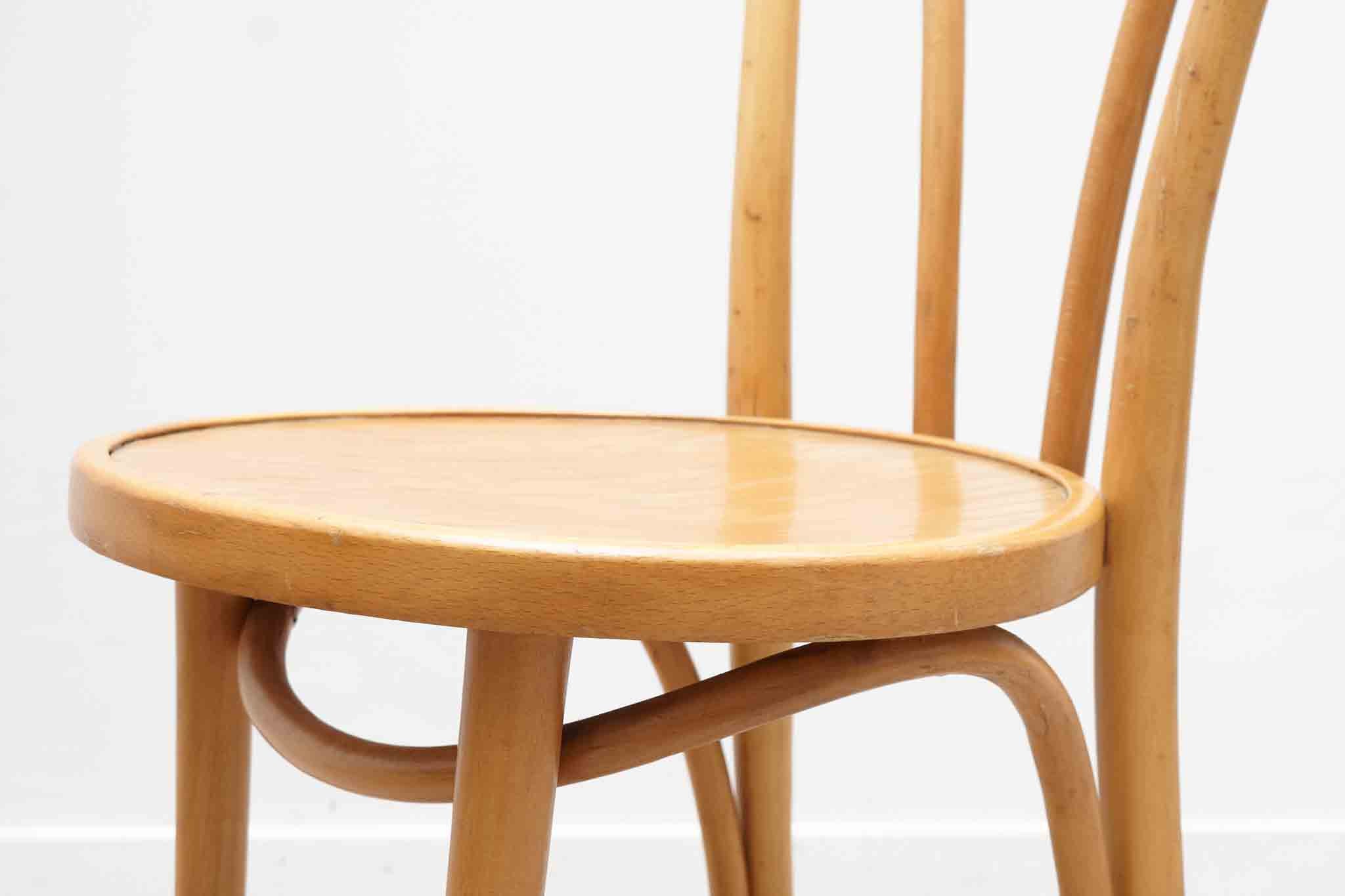 Chaise bistrot coeur style Thonet hêtre Cartel de Belleville