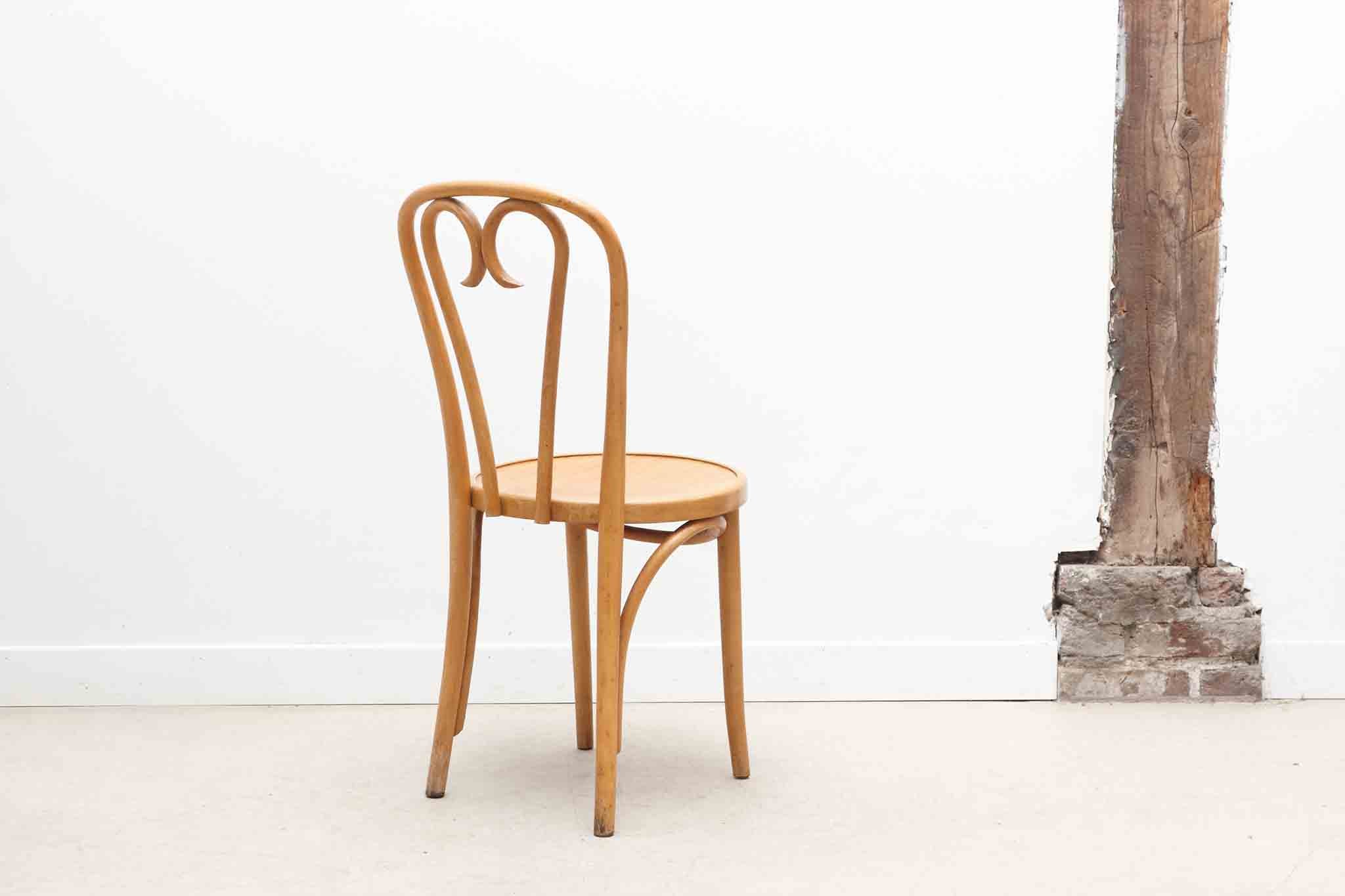Chaise bistrot coeur style Thonet hêtre Cartel de Belleville