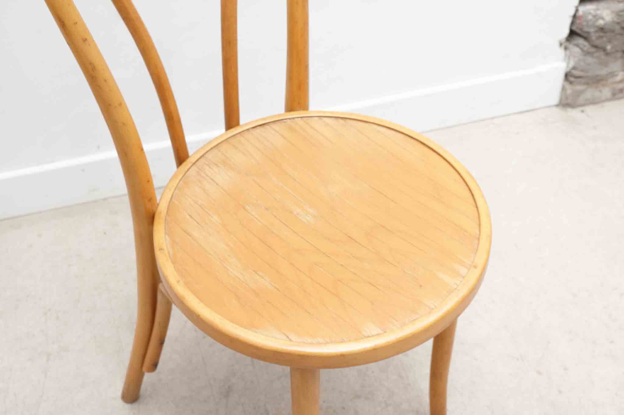 Chaise bistrot coeur style Thonet hêtre Cartel de Belleville