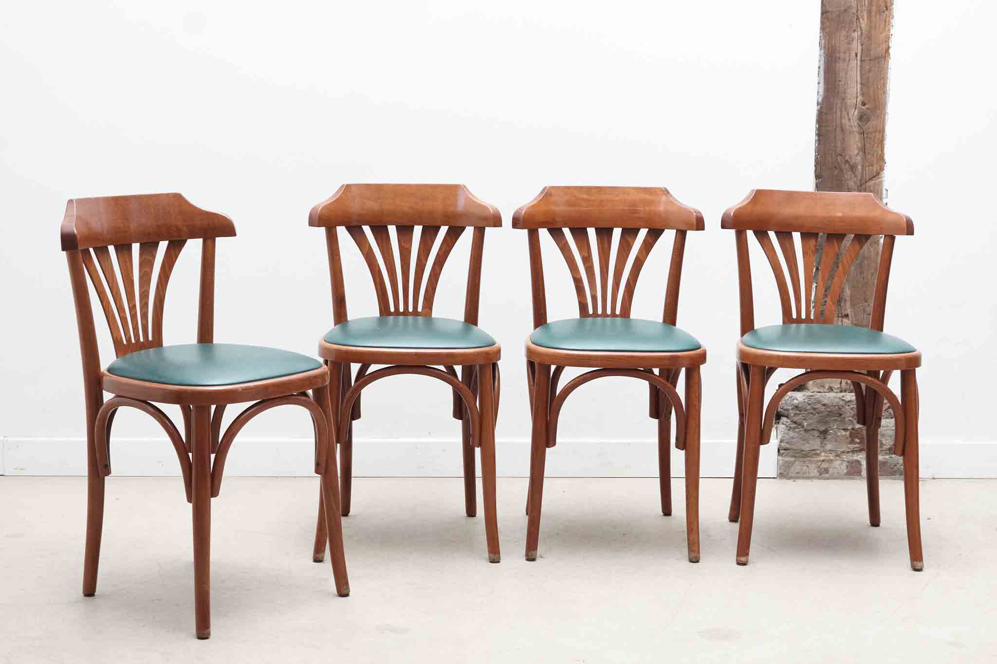 Chaise bistrot style Thonet rembourrée chêne et vert Cartel de Belleville