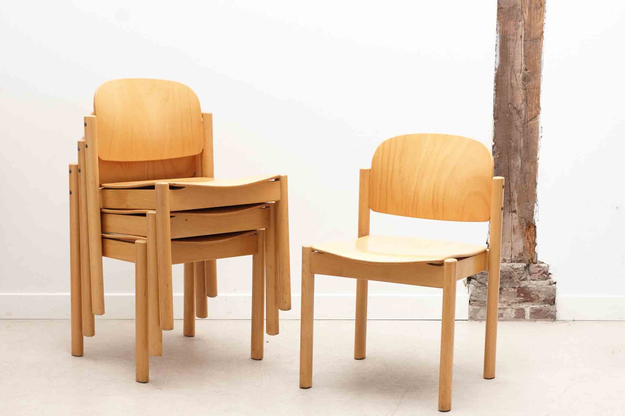 Chaise style scandinave à dossier rond