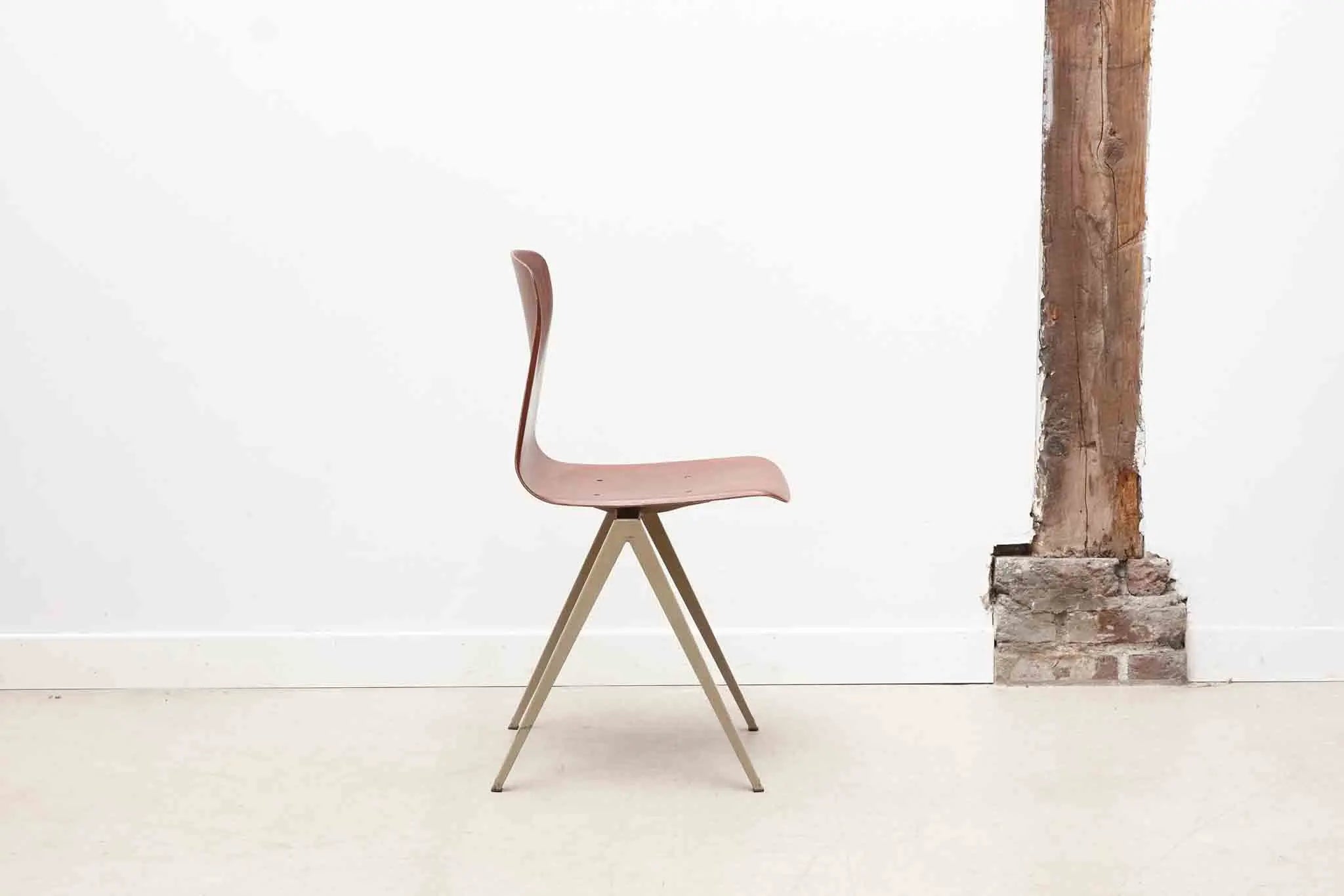 Chaise Galvanitas S19 acajou / beige Cartel de Belleville