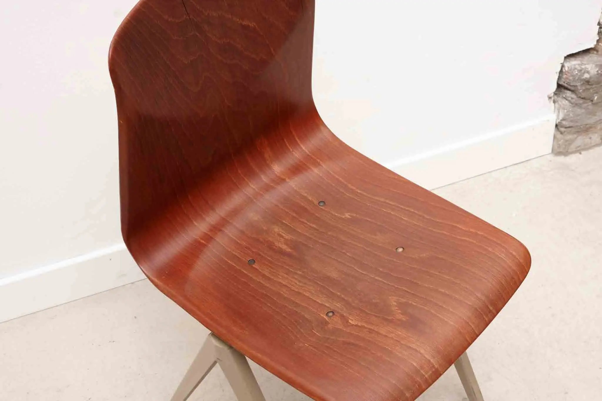 Chaise Galvanitas S19 acajou / beige Cartel de Belleville