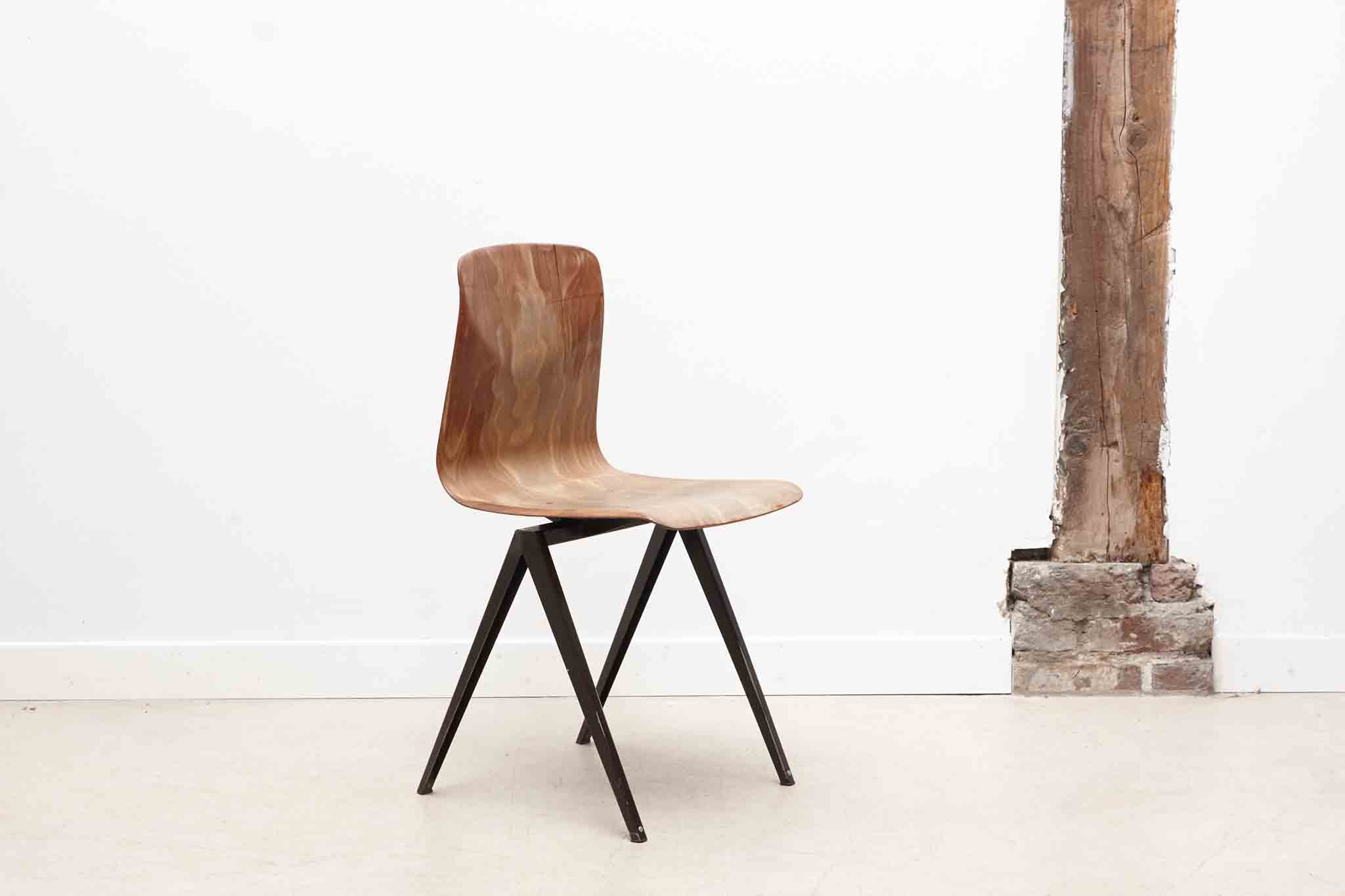 Chaise Galvanitas S19 droite chêne / marron