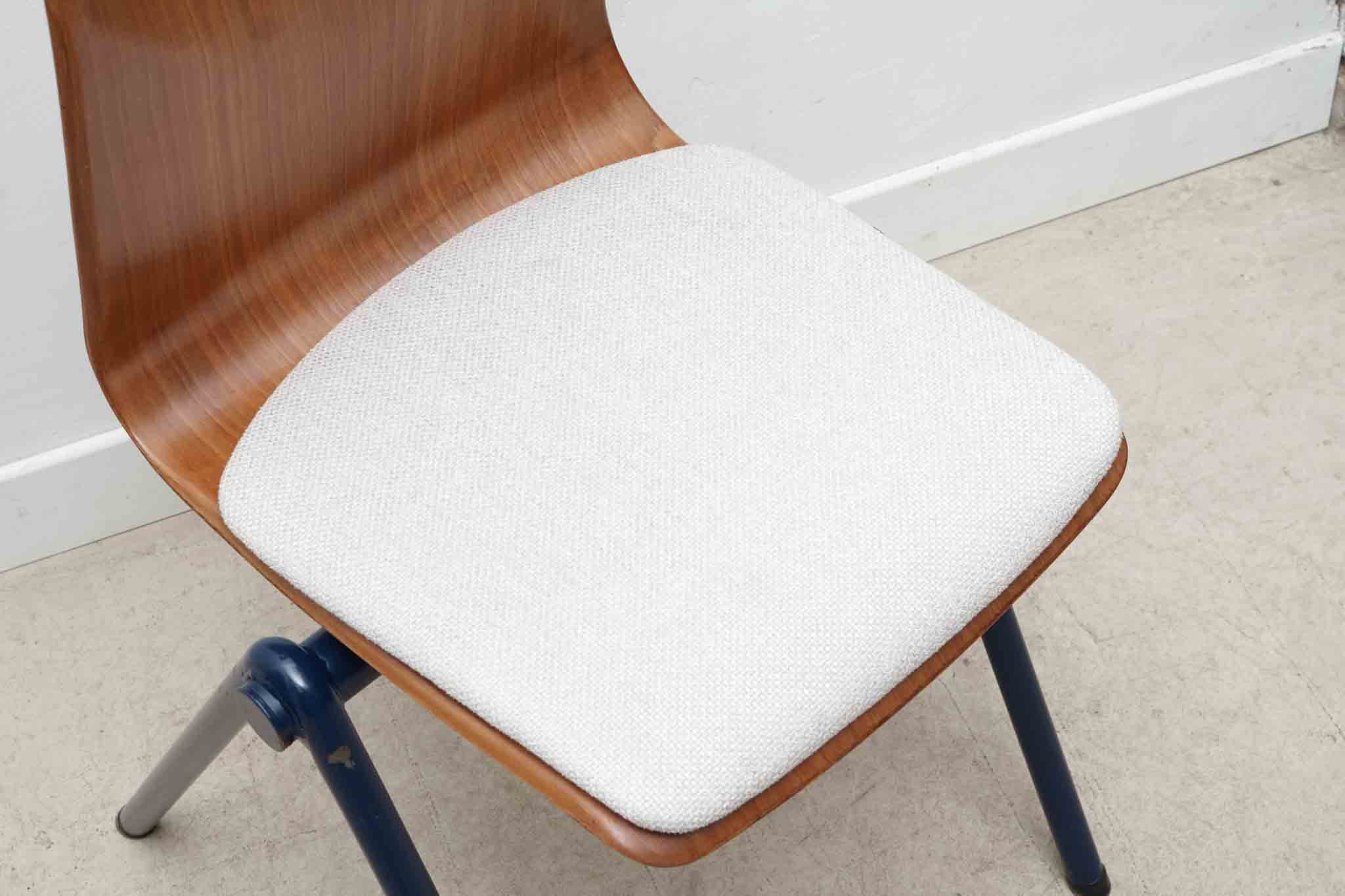 Chaise Galvanitas S30 - tapissée Cartel de Belleville
