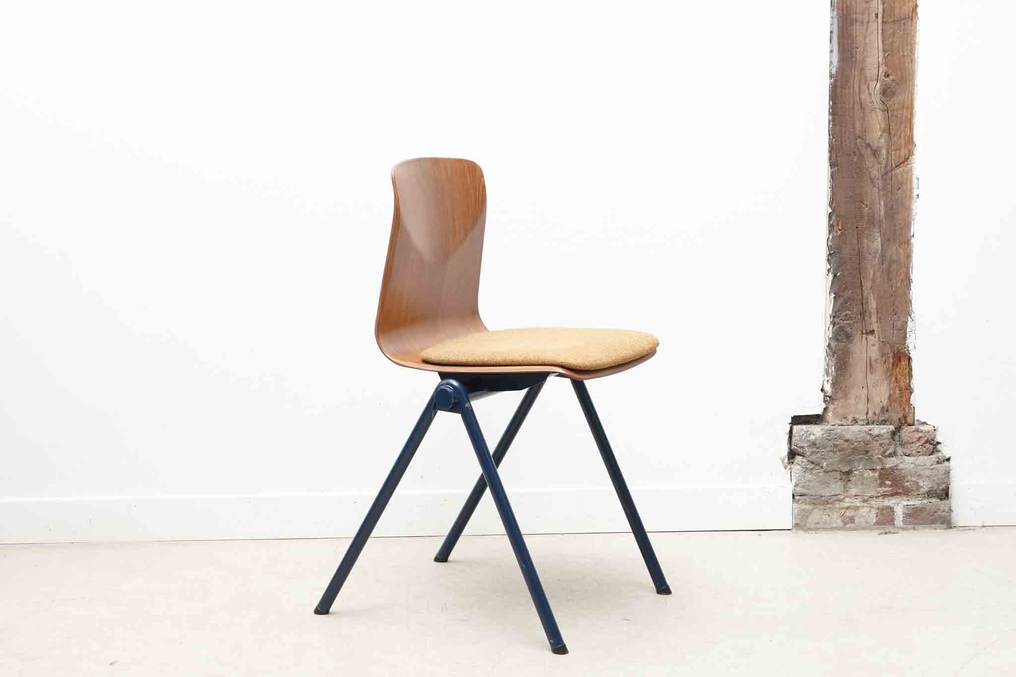 Chaise Galvanitas S30 - tapissée Cartel de Belleville