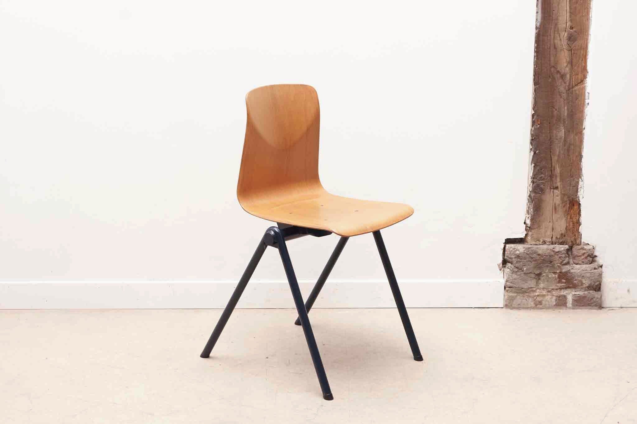 Chaise Galvanitas S30 hêtre et bleu