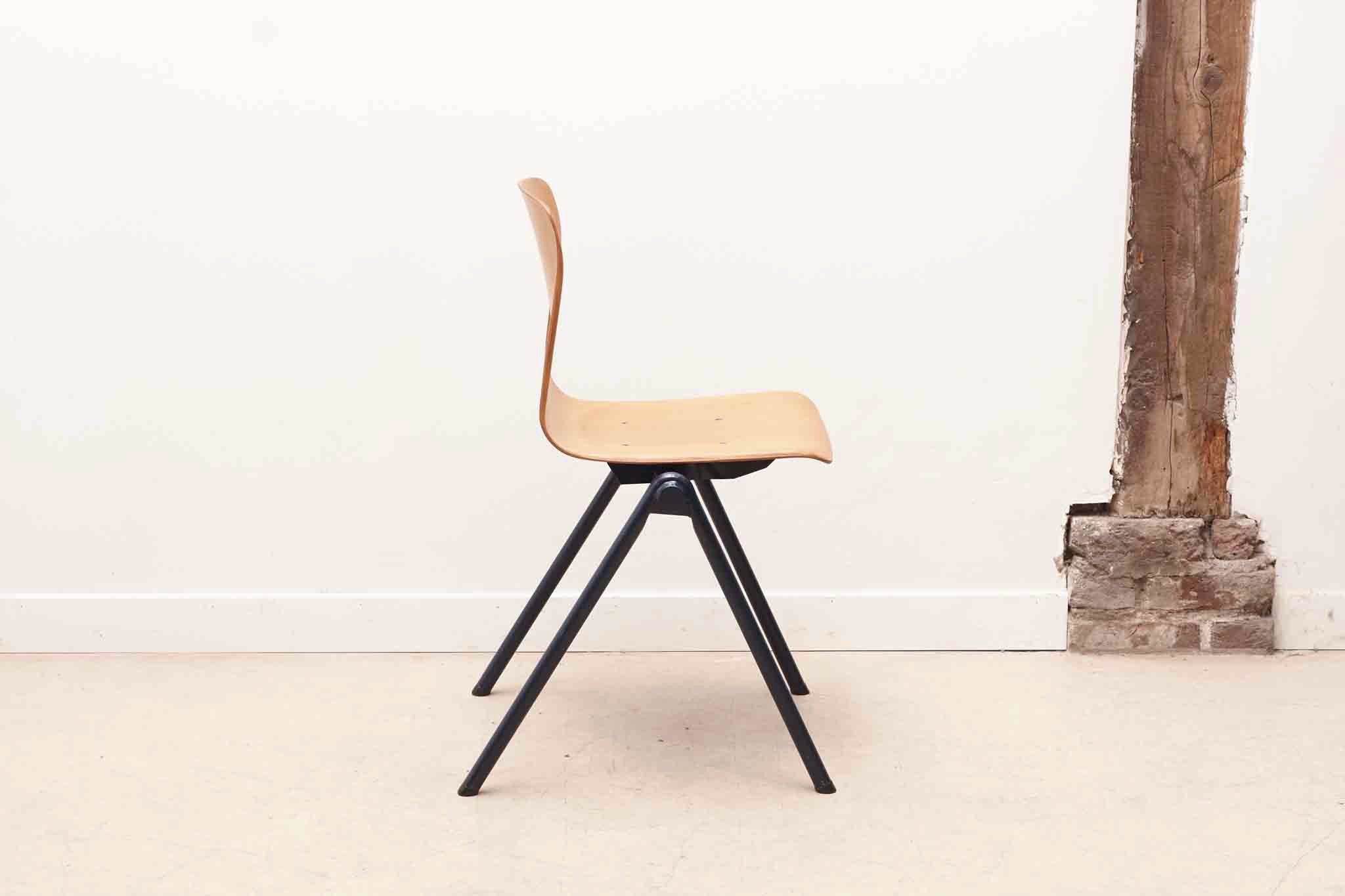 Chaise Galvanitas S30 hêtre et bleu