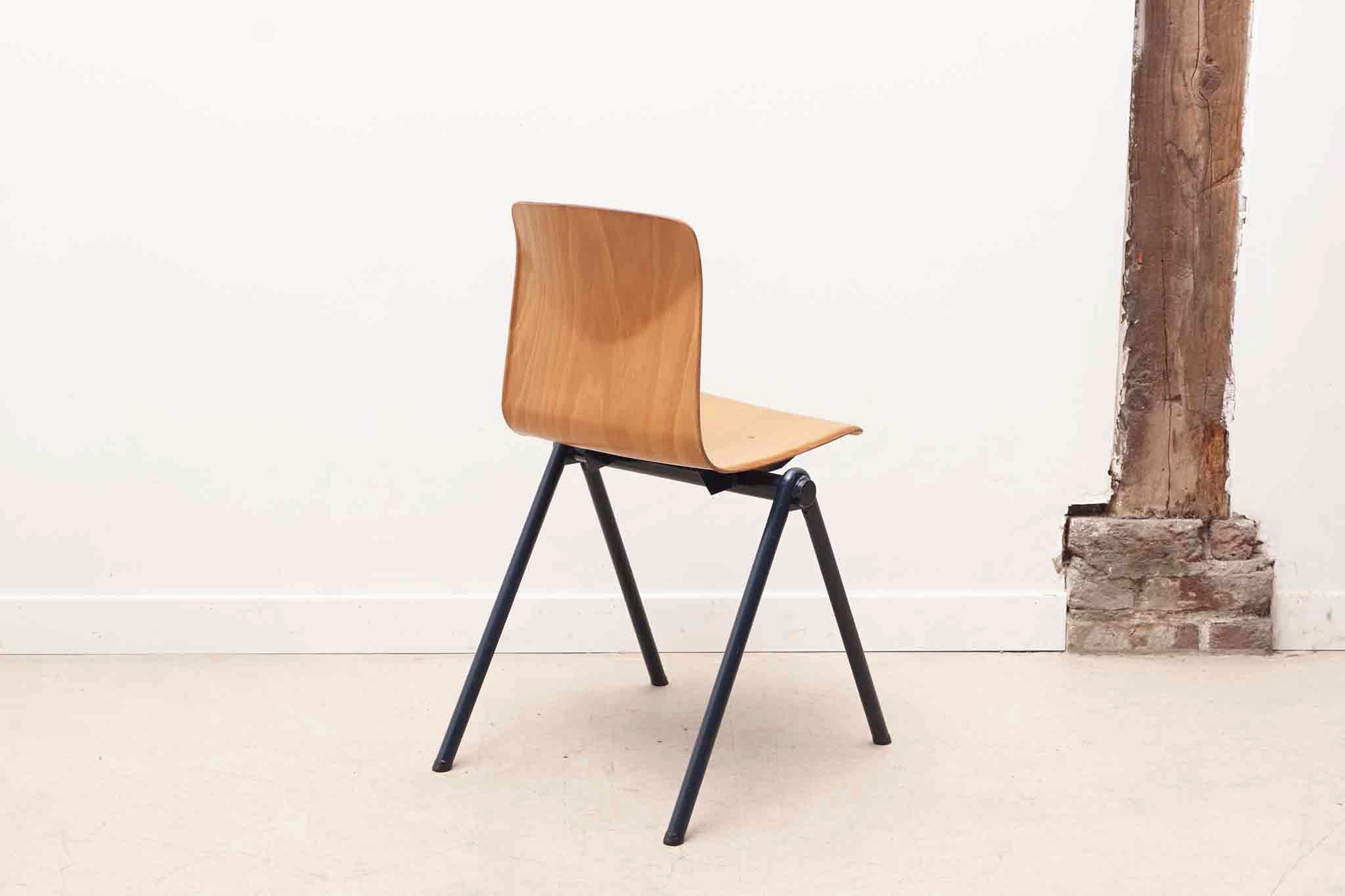 Chaise Galvanitas S30 hêtre et bleu