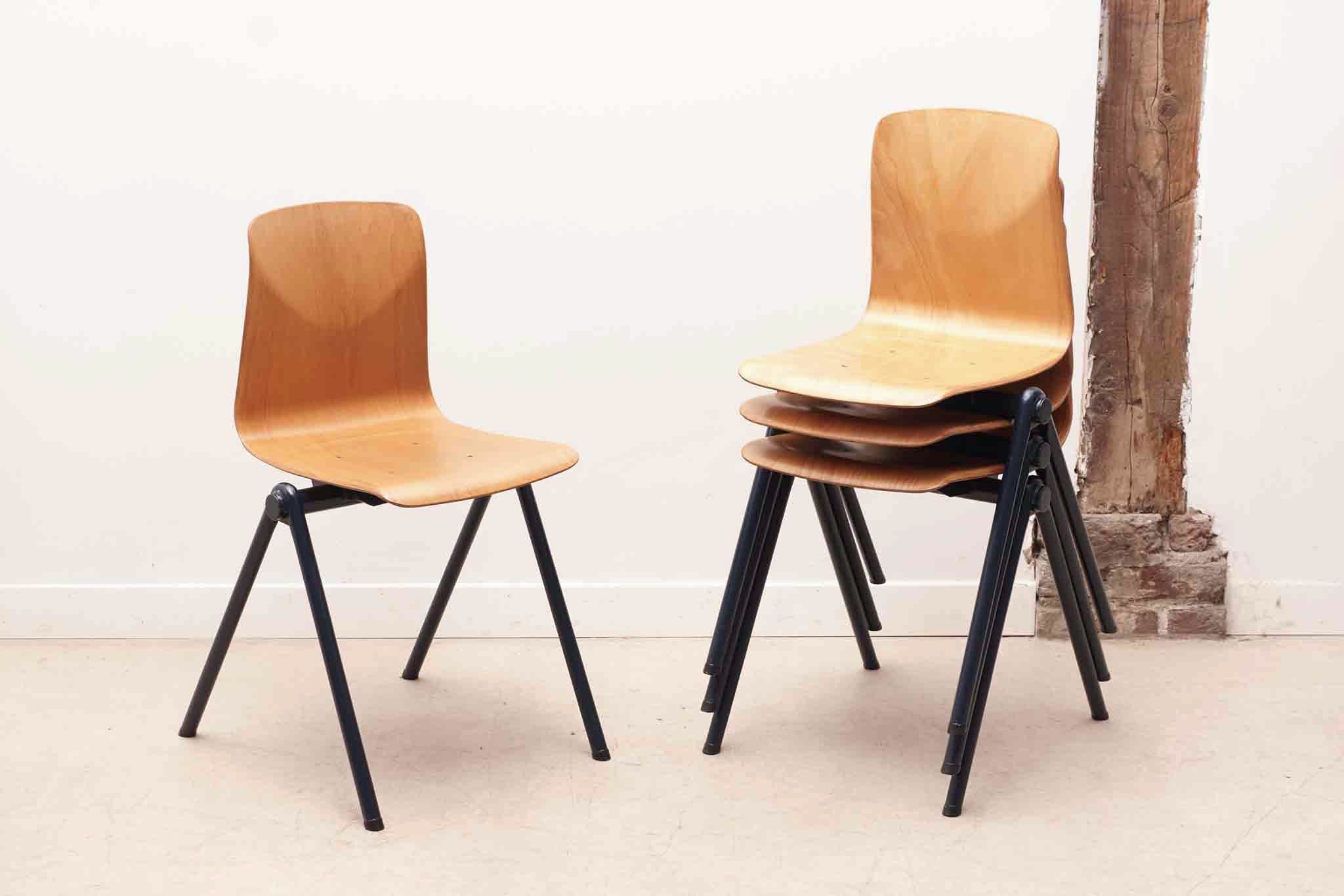 Chaise Galvanitas S30 hêtre et bleu