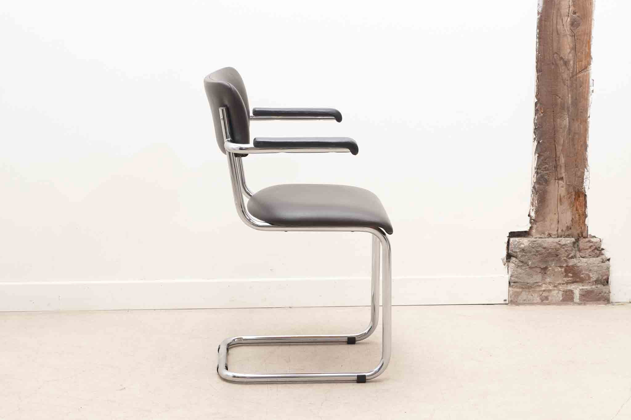 Chaise Tubax en S tapissée skaï noir et chrome