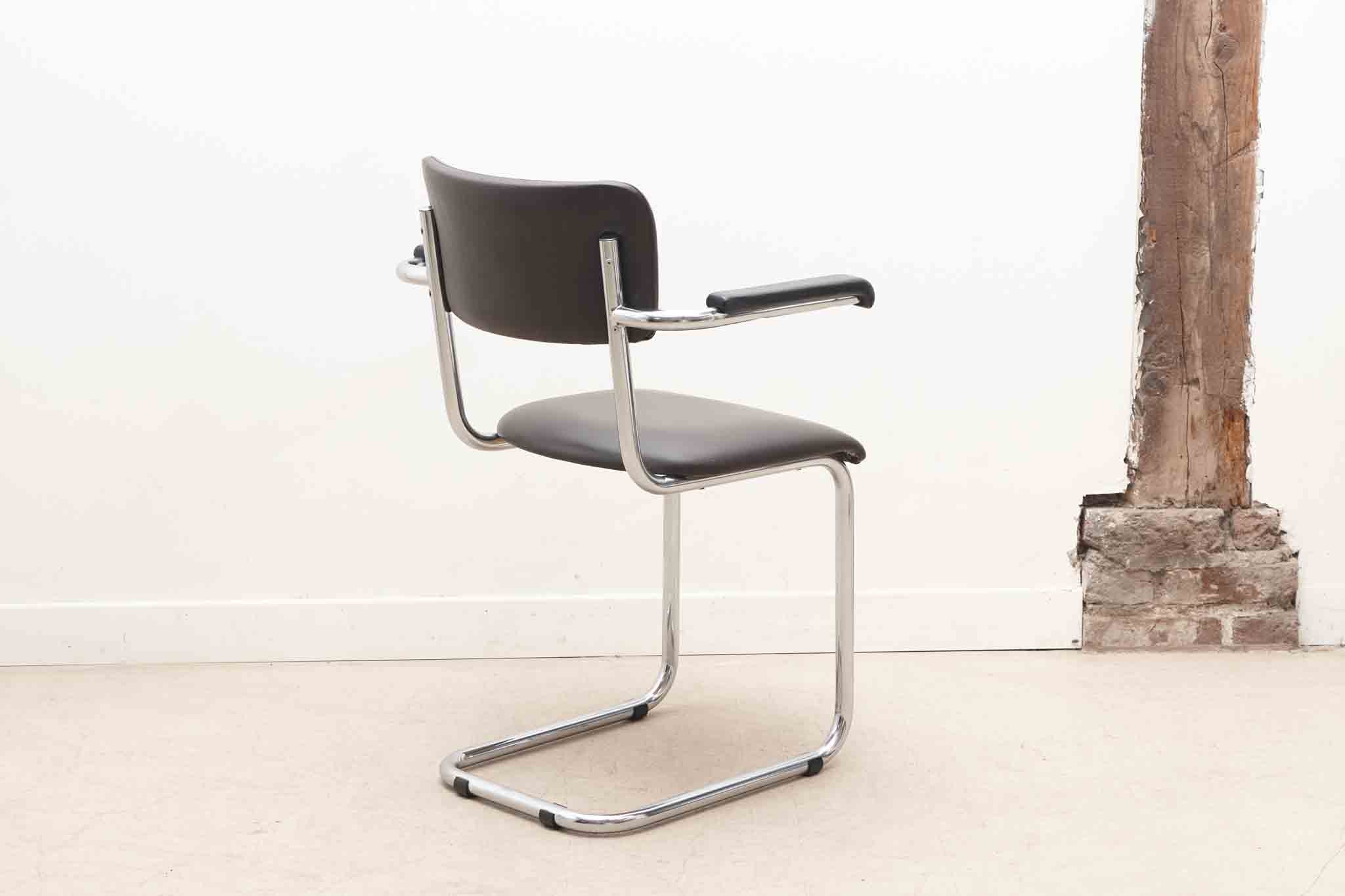 Chaise Tubax en S accoudoirs skaï marron et chrome Cartel de Belleville