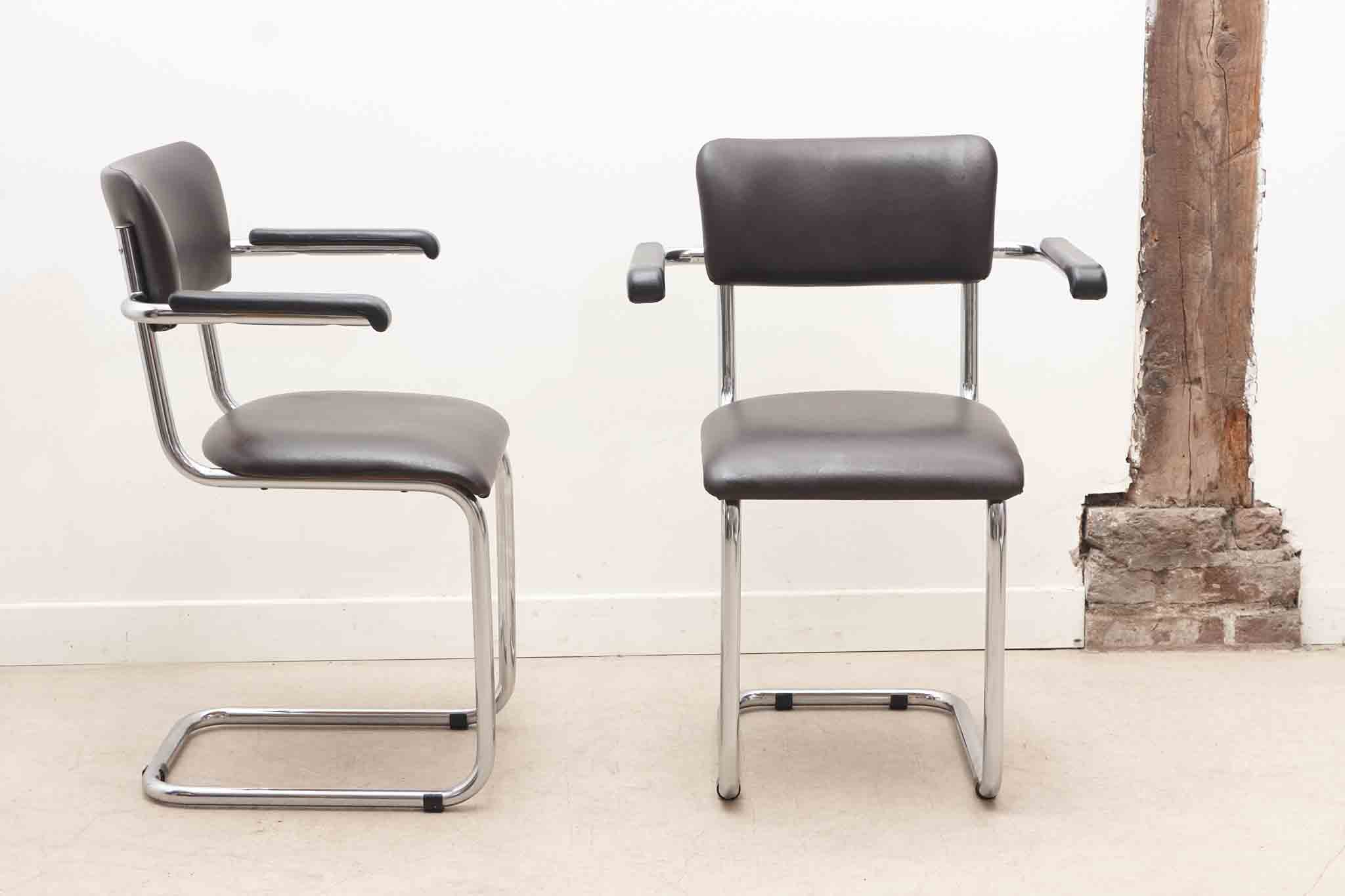Chaise Tubax en S accoudoirs skaï marron et chrome Cartel de Belleville