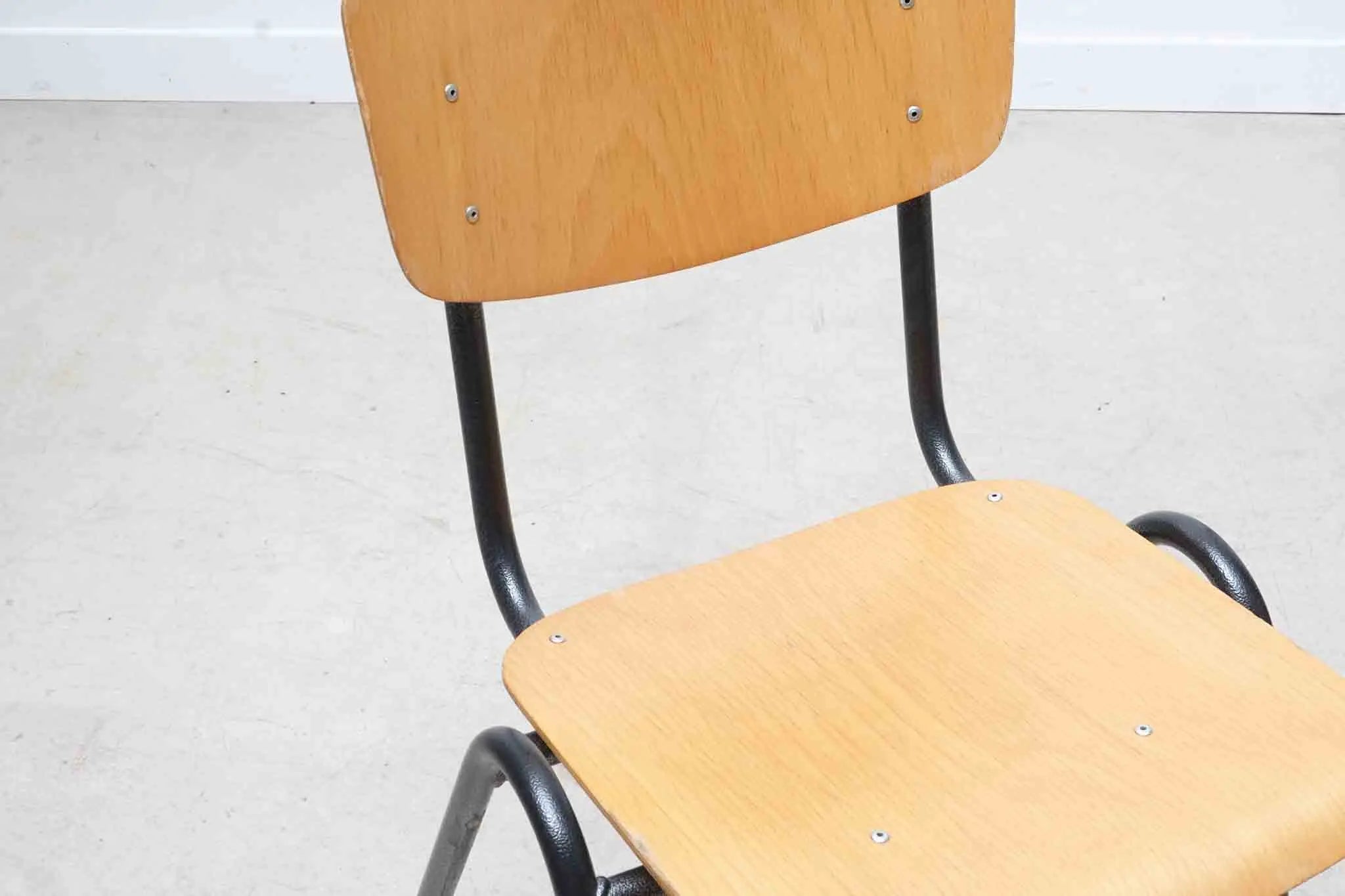Chaise Eromes F4 hêtre / gris Cartel de Belleville