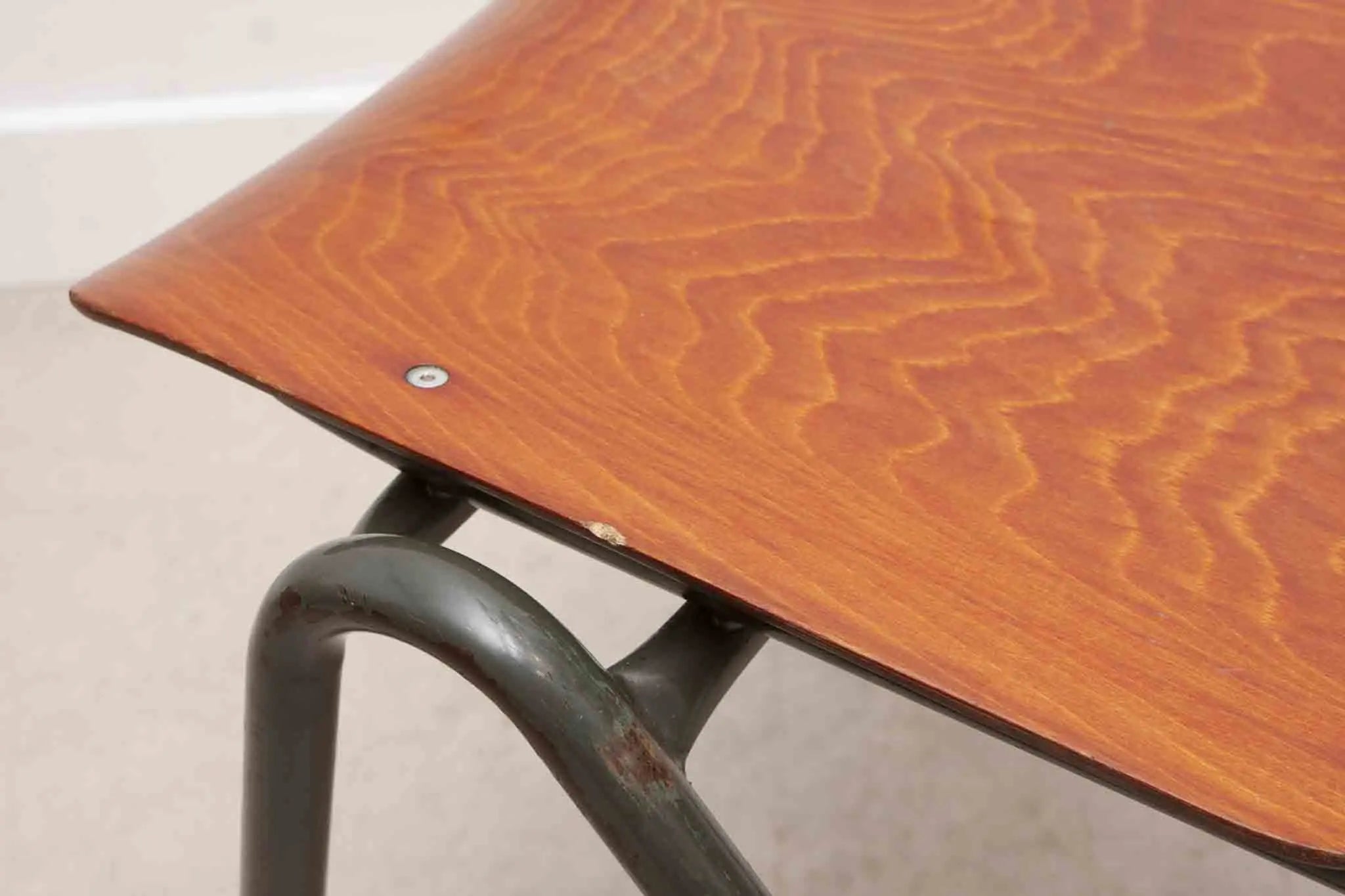 Chaise Eromes F4 chêne gris vert Cartel de Belleville
