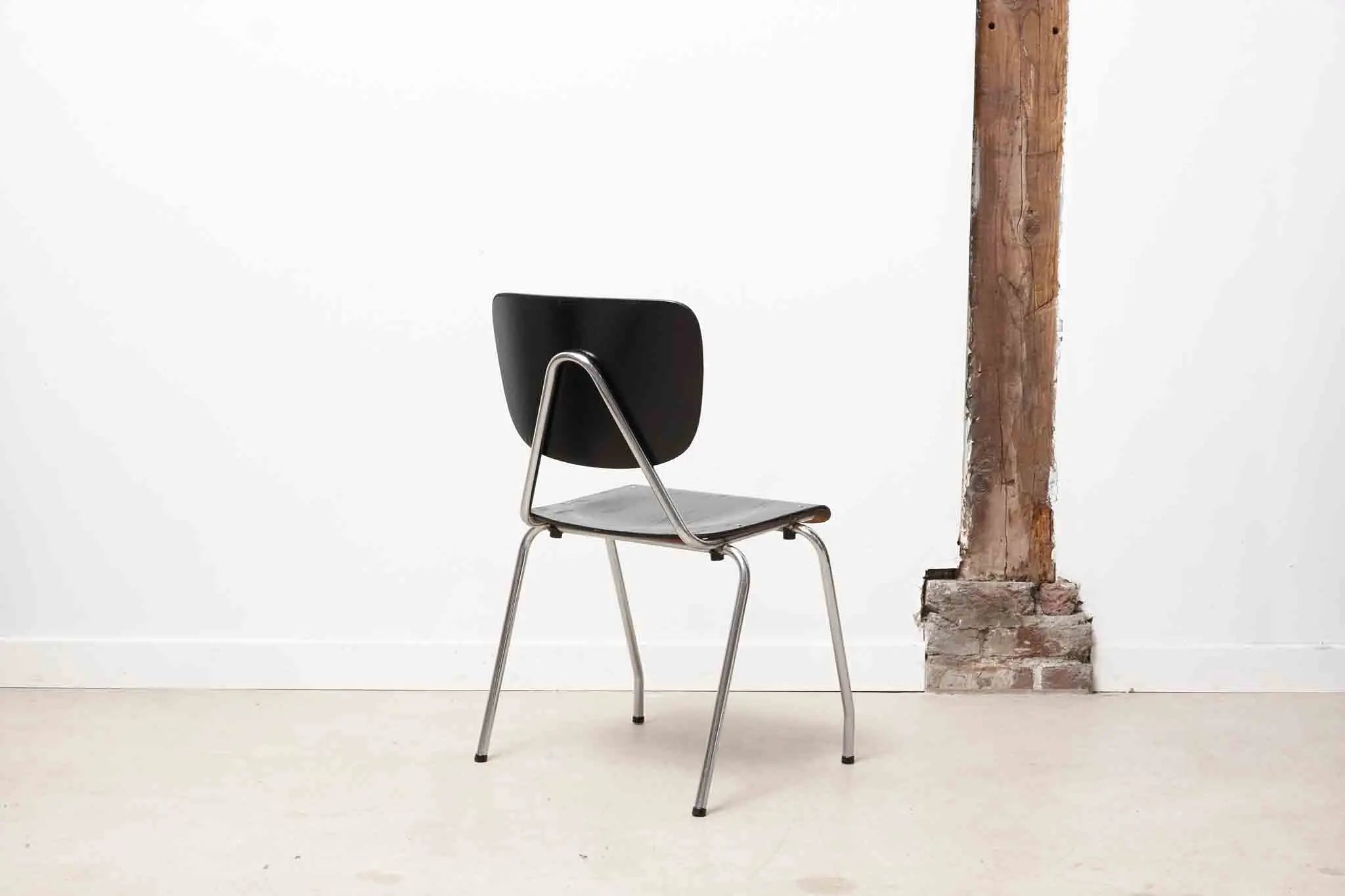 Chaise Kho Liang Le noire Cartel de Belleville