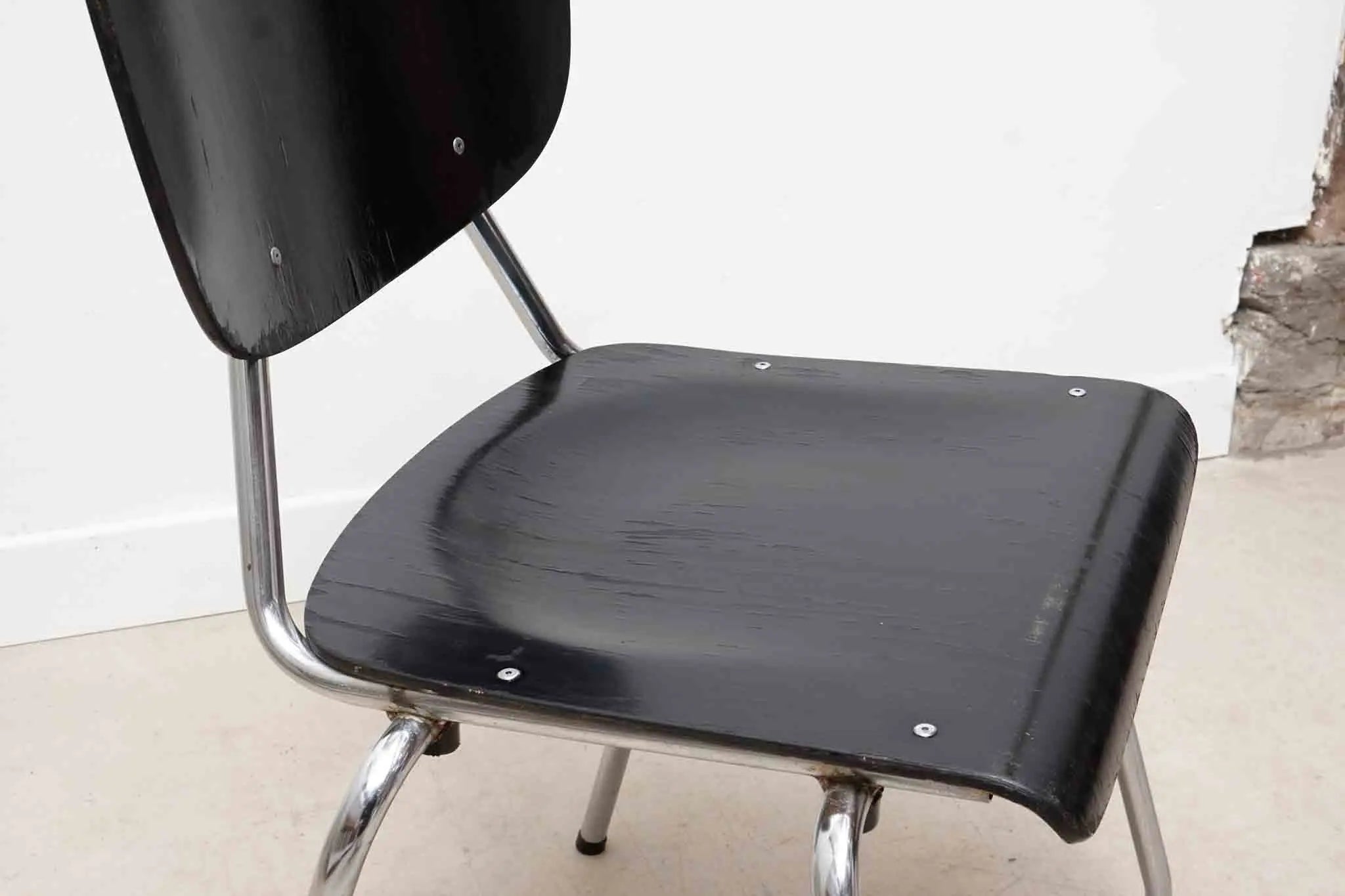 Chaise Kho Liang Le noire Cartel de Belleville