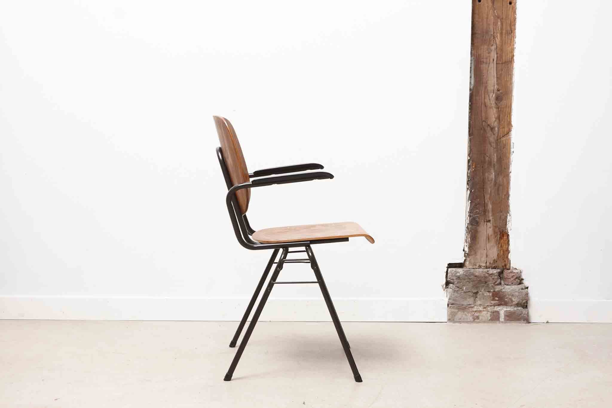 Chaise Kho Liang Le avec accoudoirs chêne