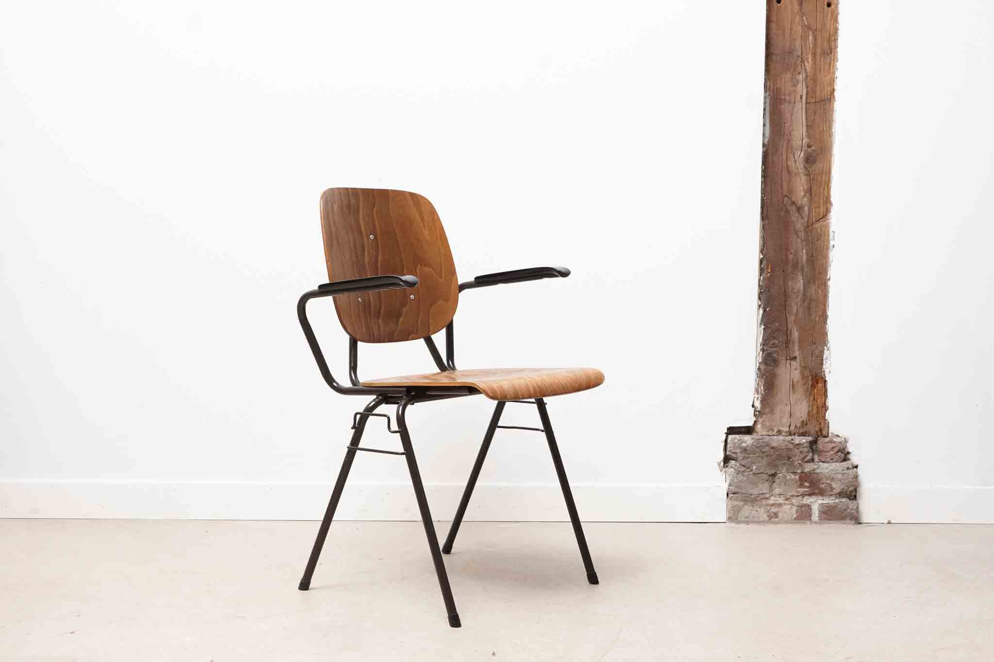 Chaise Kho Liang Le avec accoudoirs chêne