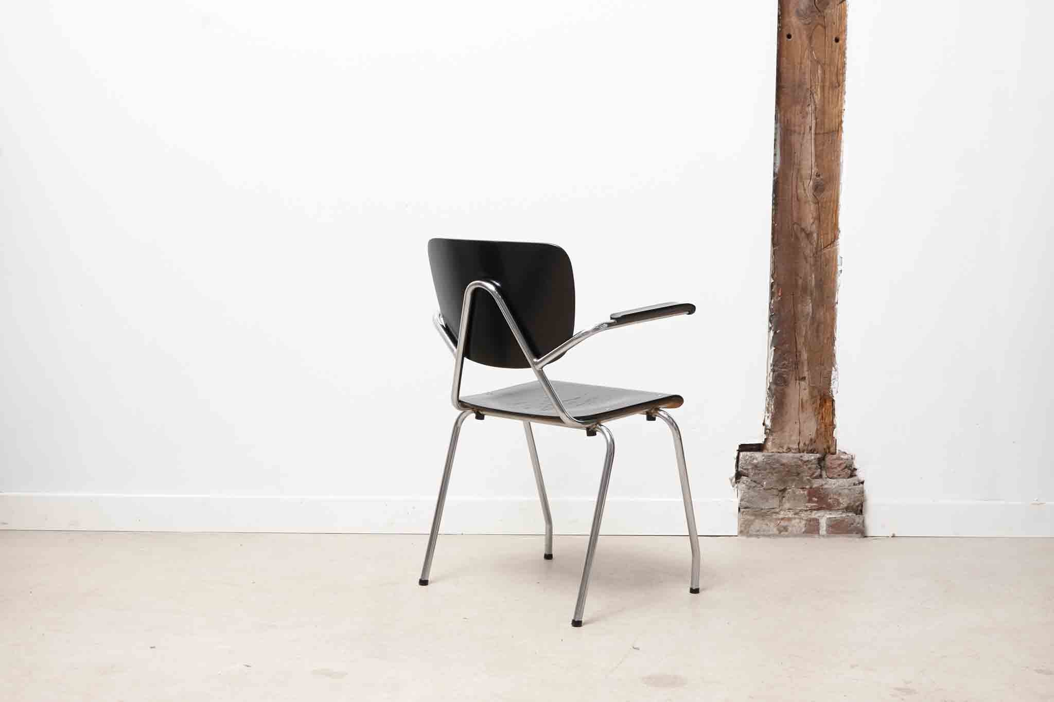 Chaise Kho Liang Le avec accoudoirs noir