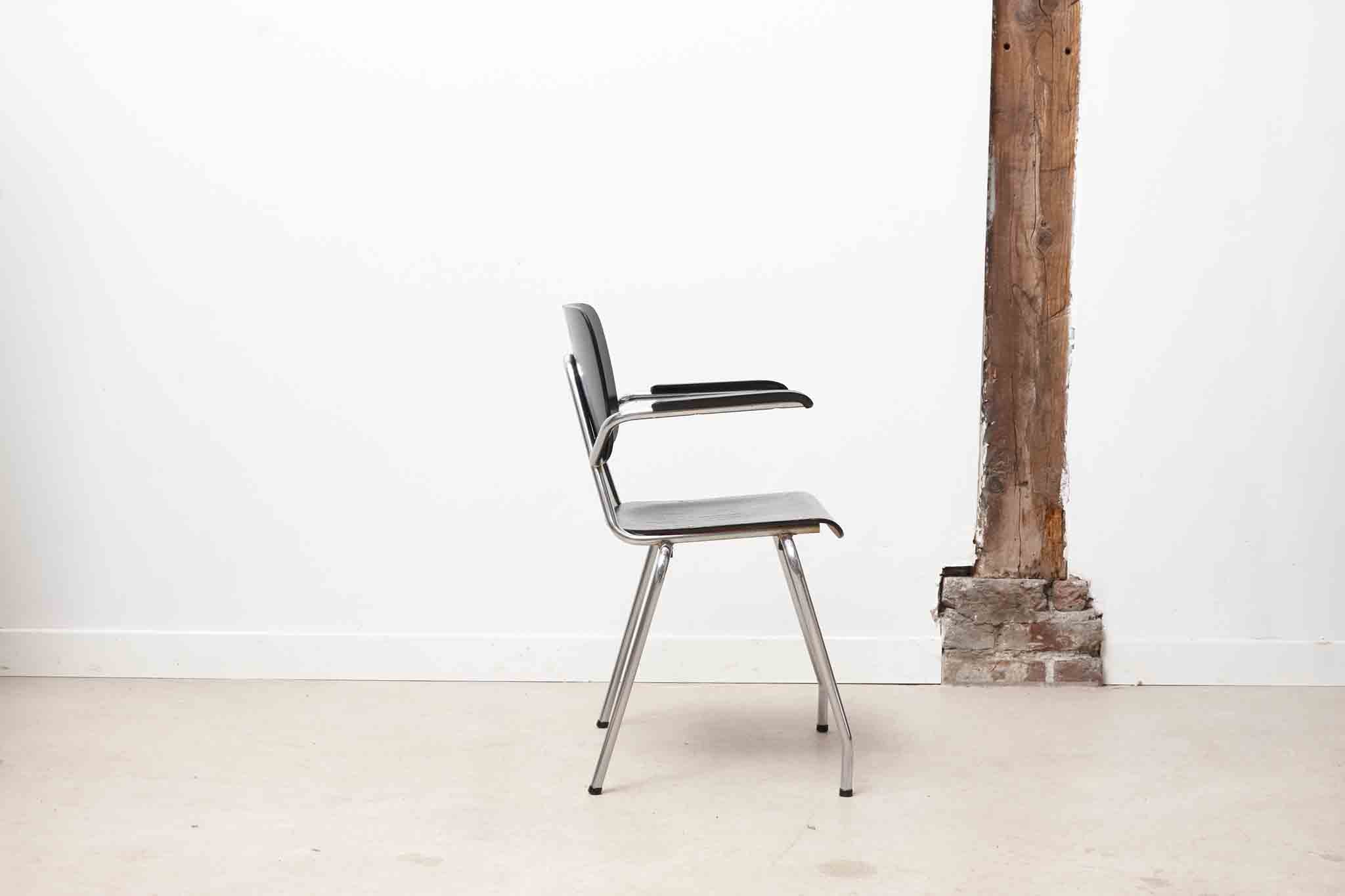 Chaise Kho Liang Le avec accoudoirs noir