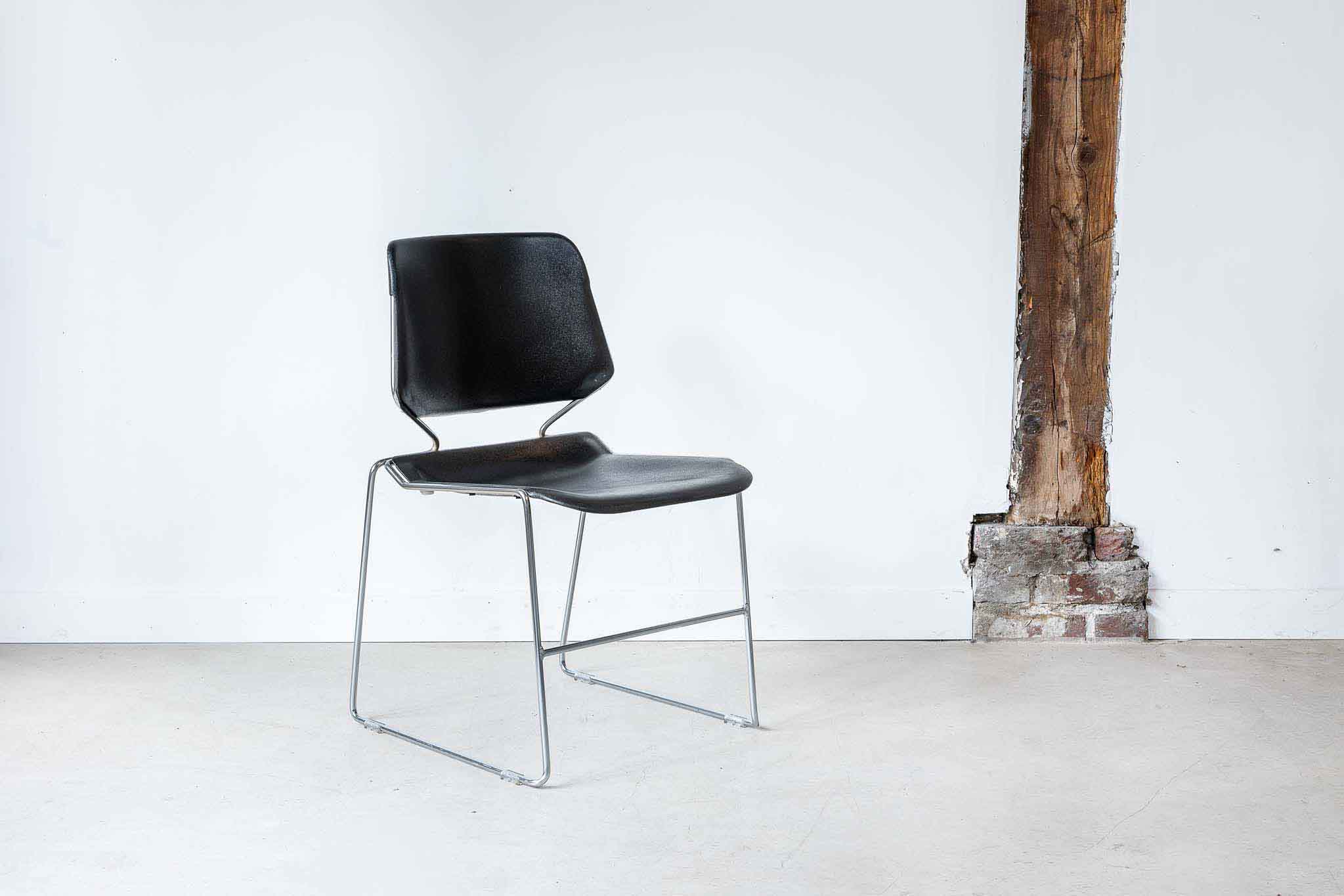 Chaise design Matrix par Thomas Tolleson Cartel de Belleville