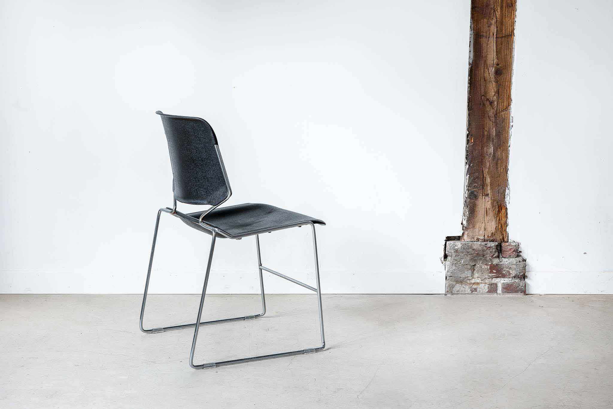Chaise design Matrix par Thomas Tolleson Cartel de Belleville