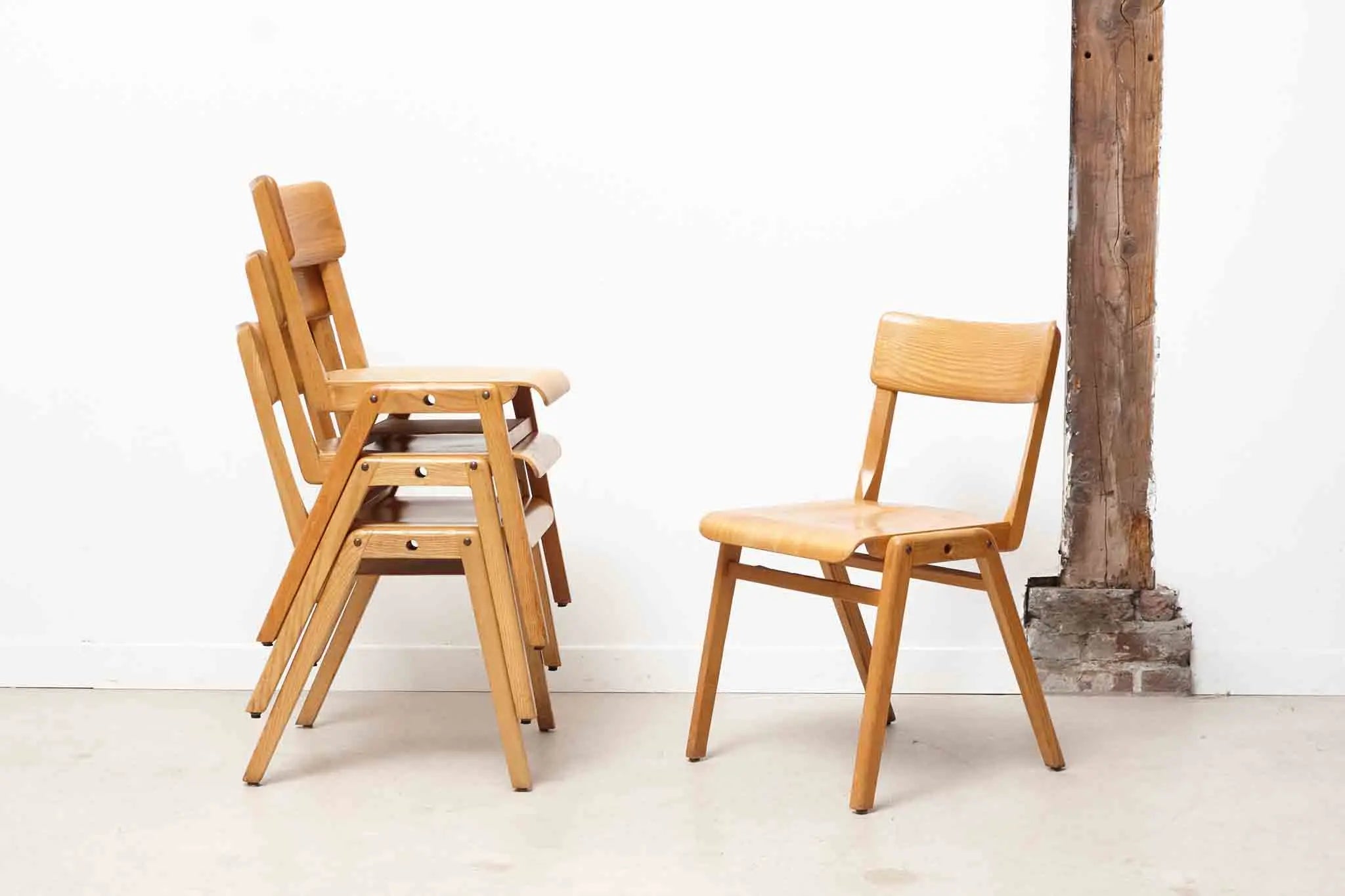 Chaise bistrot style scandinave Cartel de Belleville