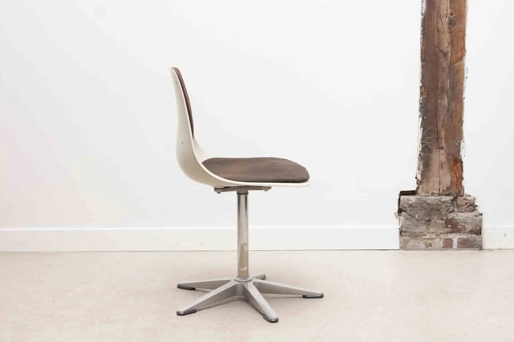 Chaises vintage Wilkhahn tulipe marron / blanc Cartel de Belleville