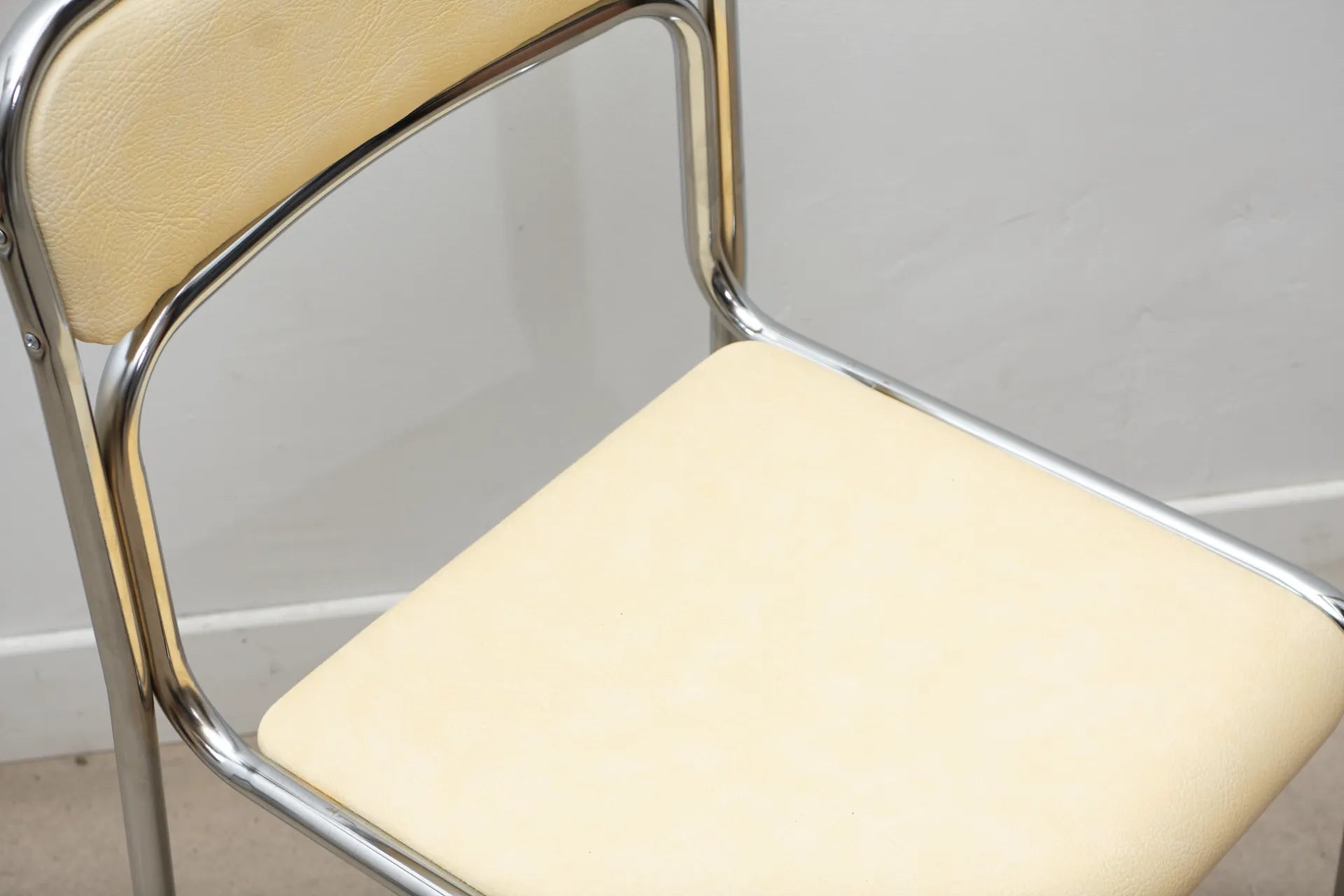 Chaise Lili Cartel de Belleville