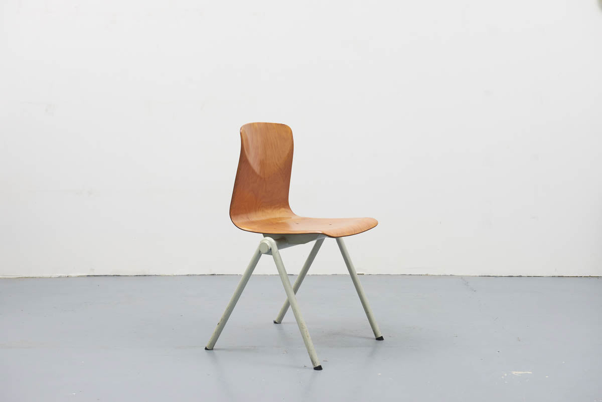 Chaise Galvanitas S30 personnalisable Cartel de Belleville