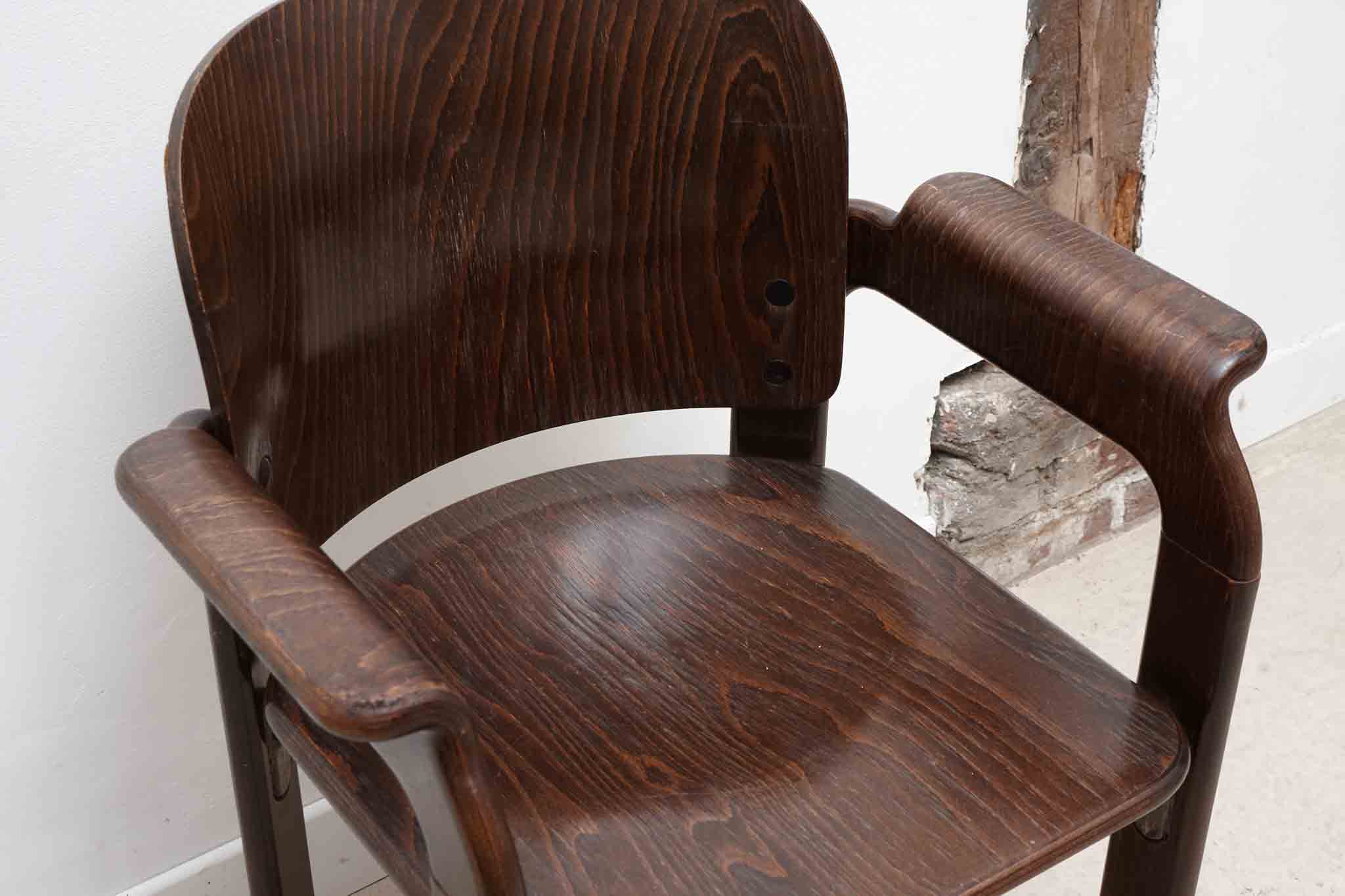 Chaise Bruno Rey avec accoudoirs ébène Cartel de Belleville