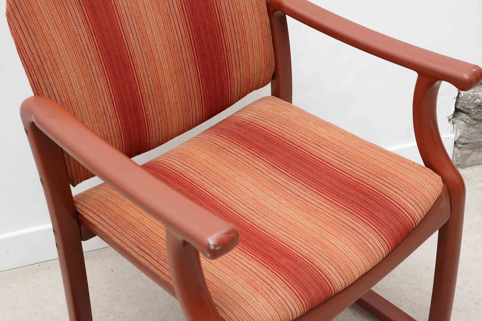 Fauteuil Kembo orange Cartel de Belleville