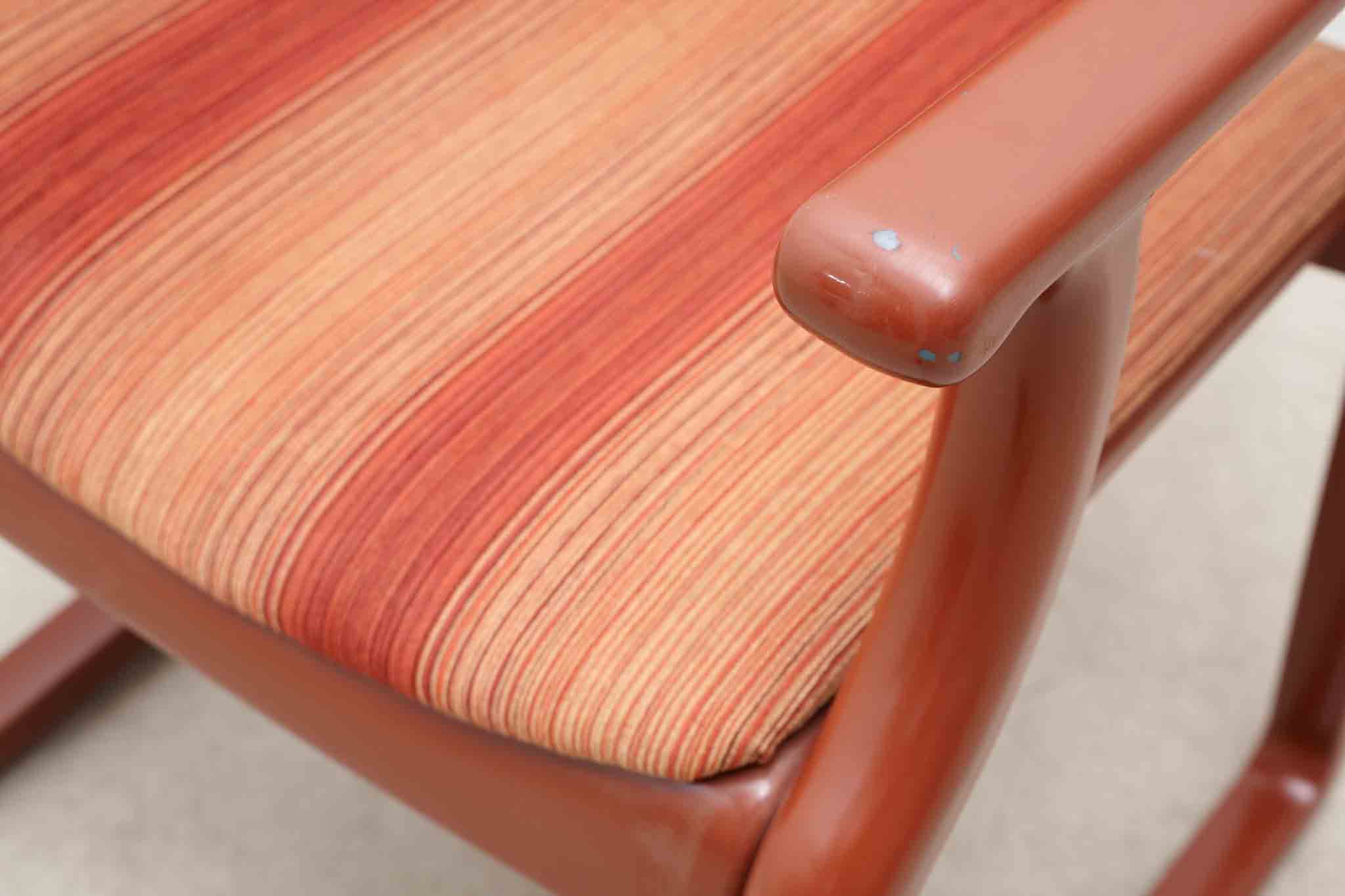 Fauteuil Kembo orange Cartel de Belleville