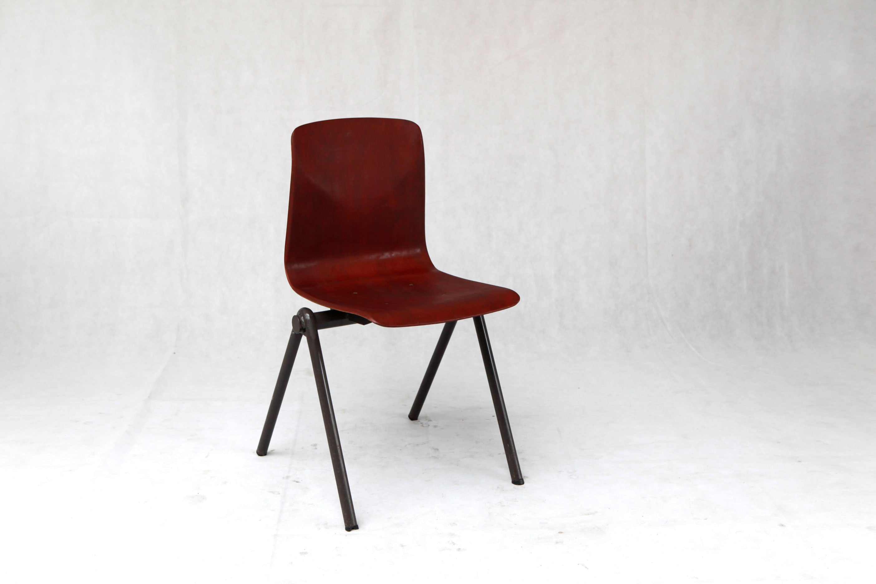 Chaise Galvanitas S30 personnalisable Cartel de Belleville
